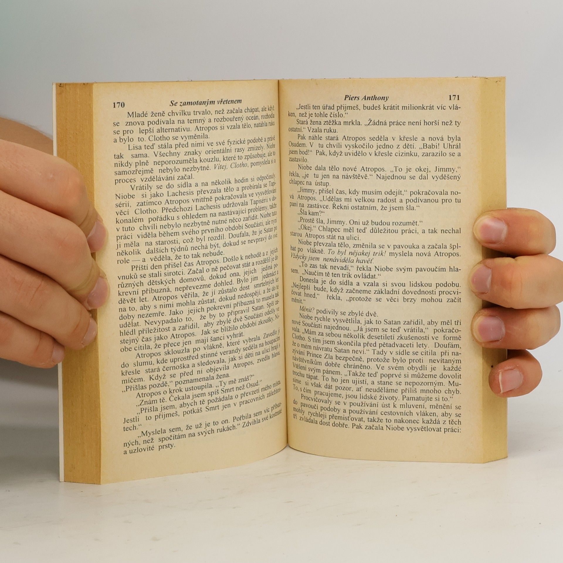Piers Anthony Se zamotaným vřetenem