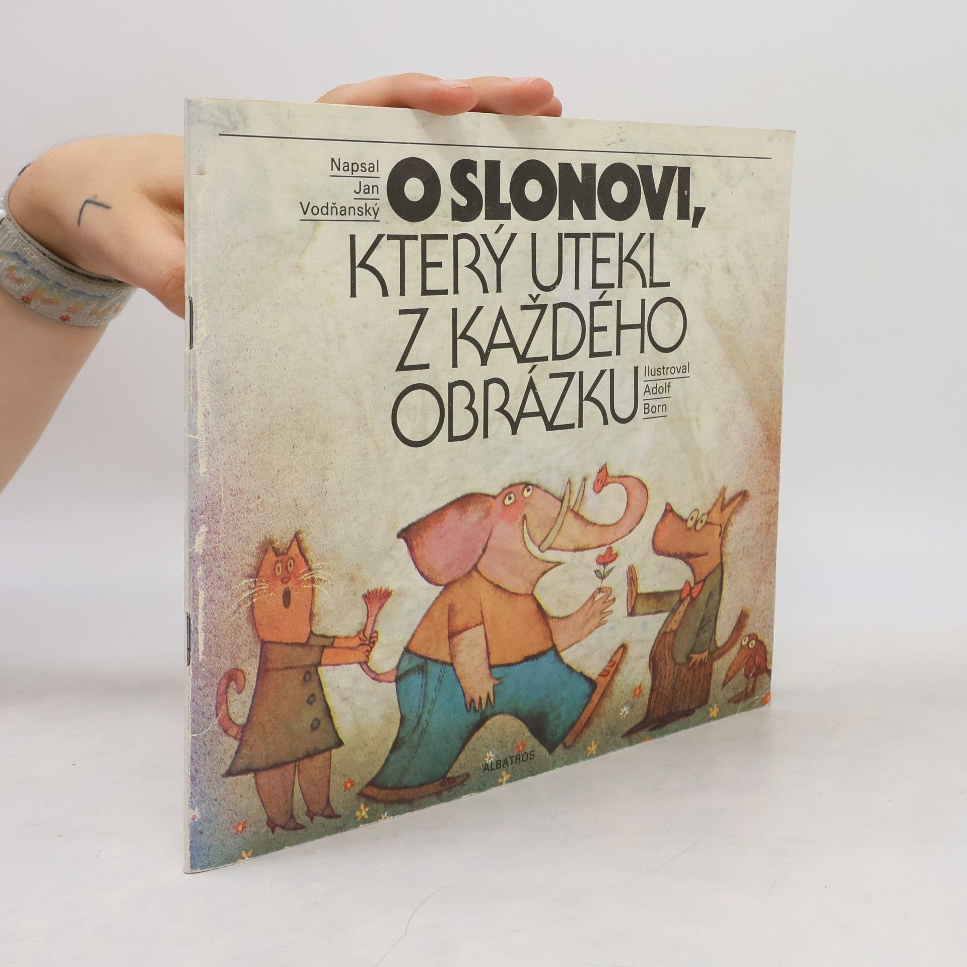 Adolf Born O slonovi, který utekl z každého obrázku