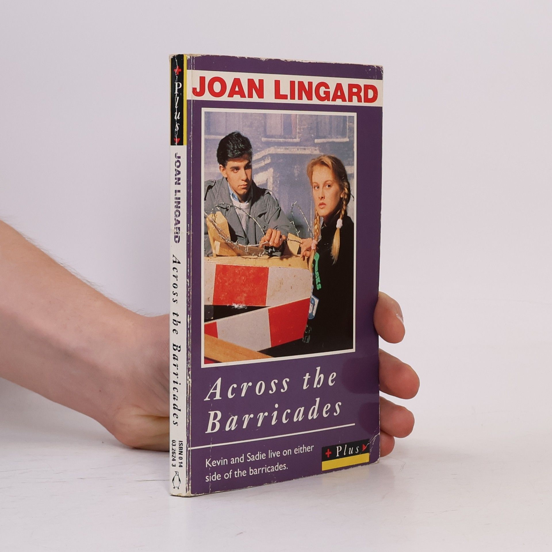 Joan Lingard Across the barricades