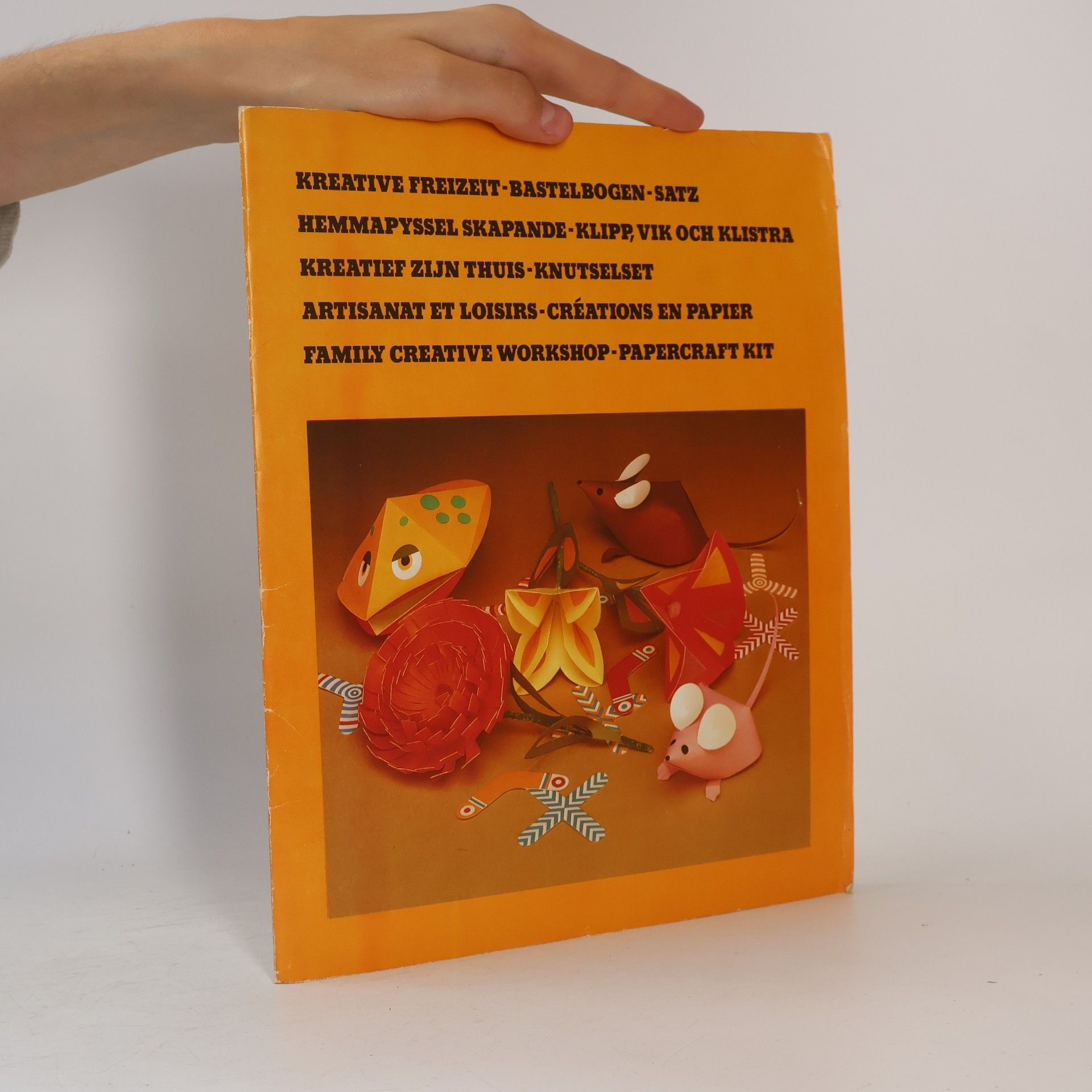 AA.VV. Kreative Freizeit. Hemmapyssel Skapande. Kreatief zijn Thuis. Artisanat et Loisirs. Family Creative Workshop