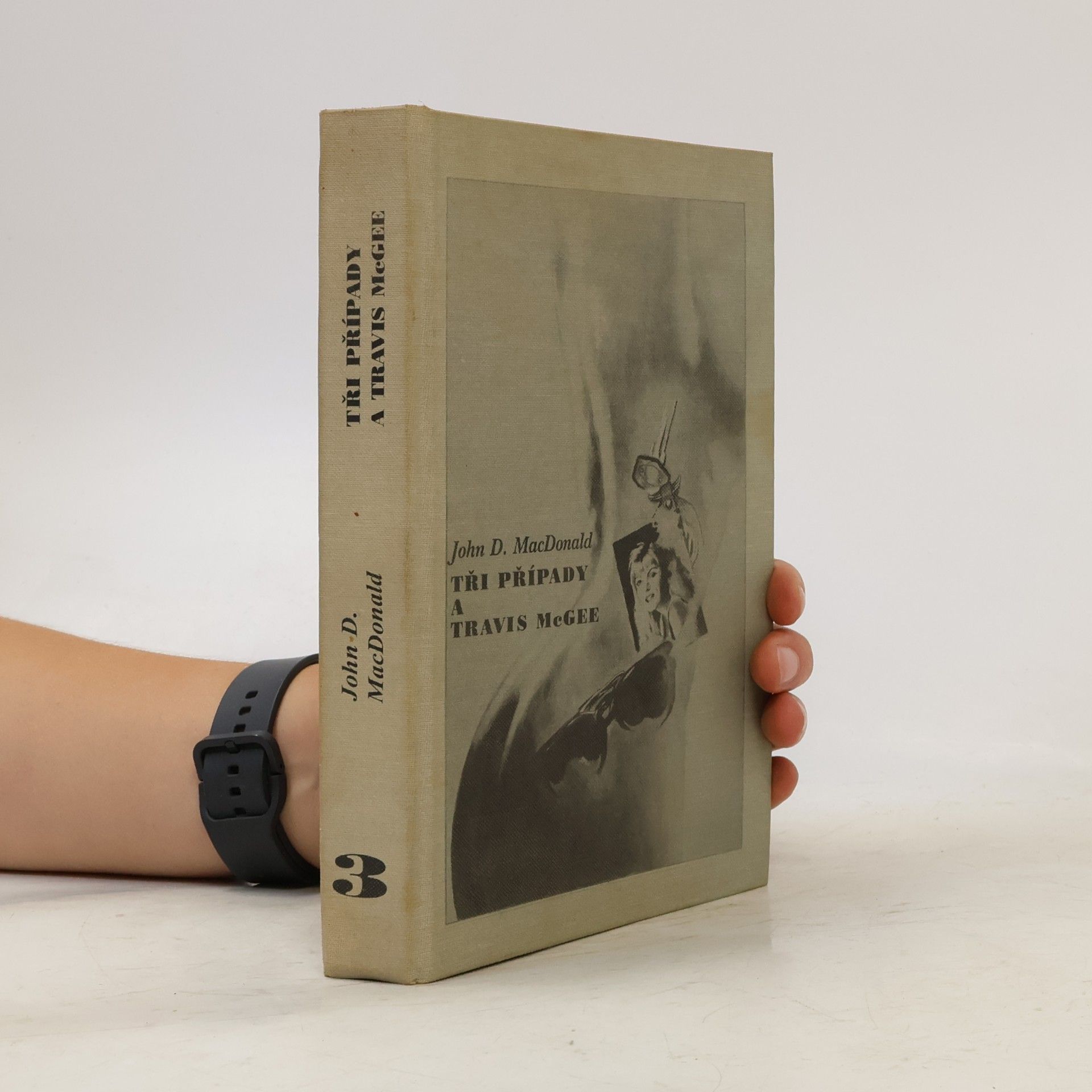 John D. MacDonald Tři případy a Travis McGee