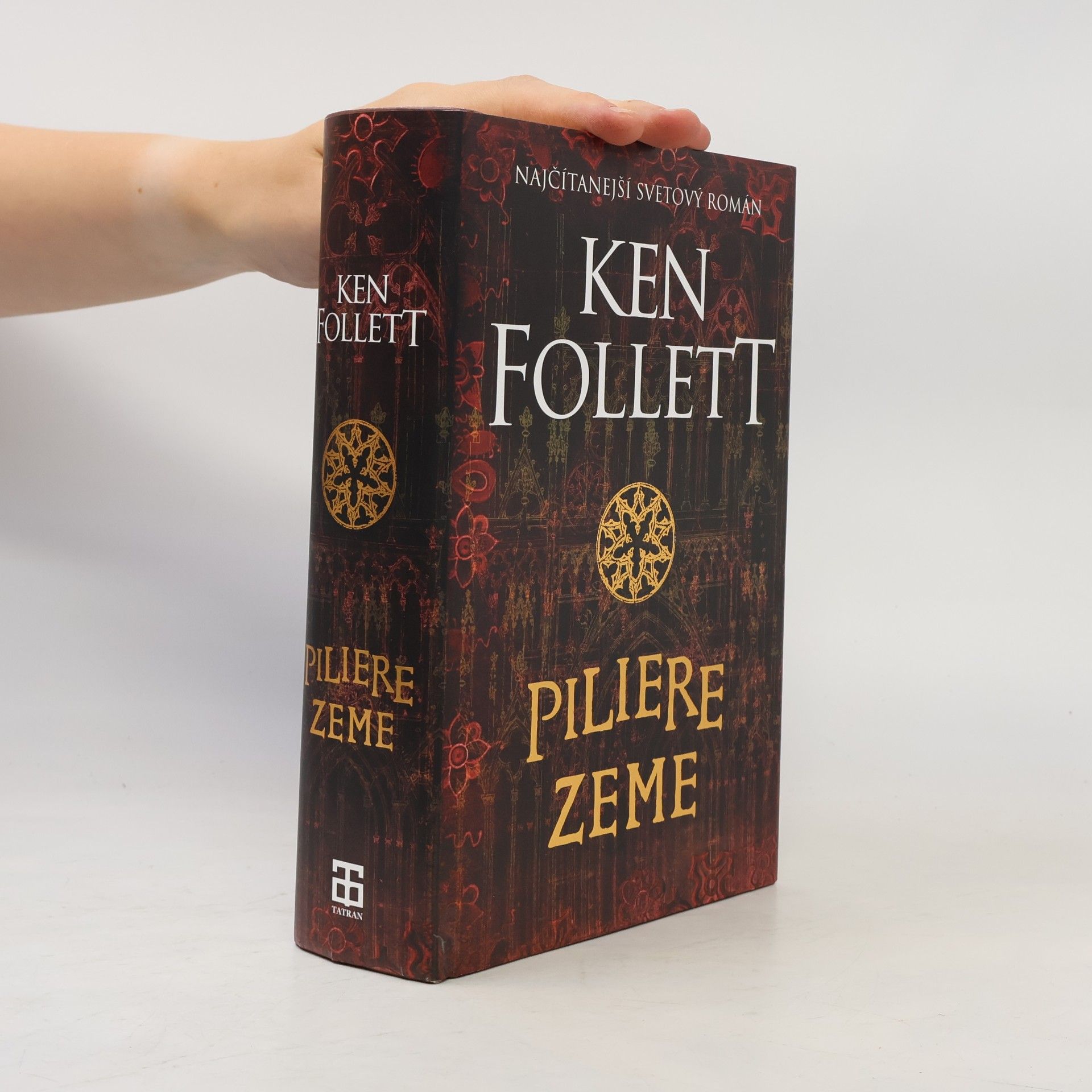 Ken Follett Piliere zeme