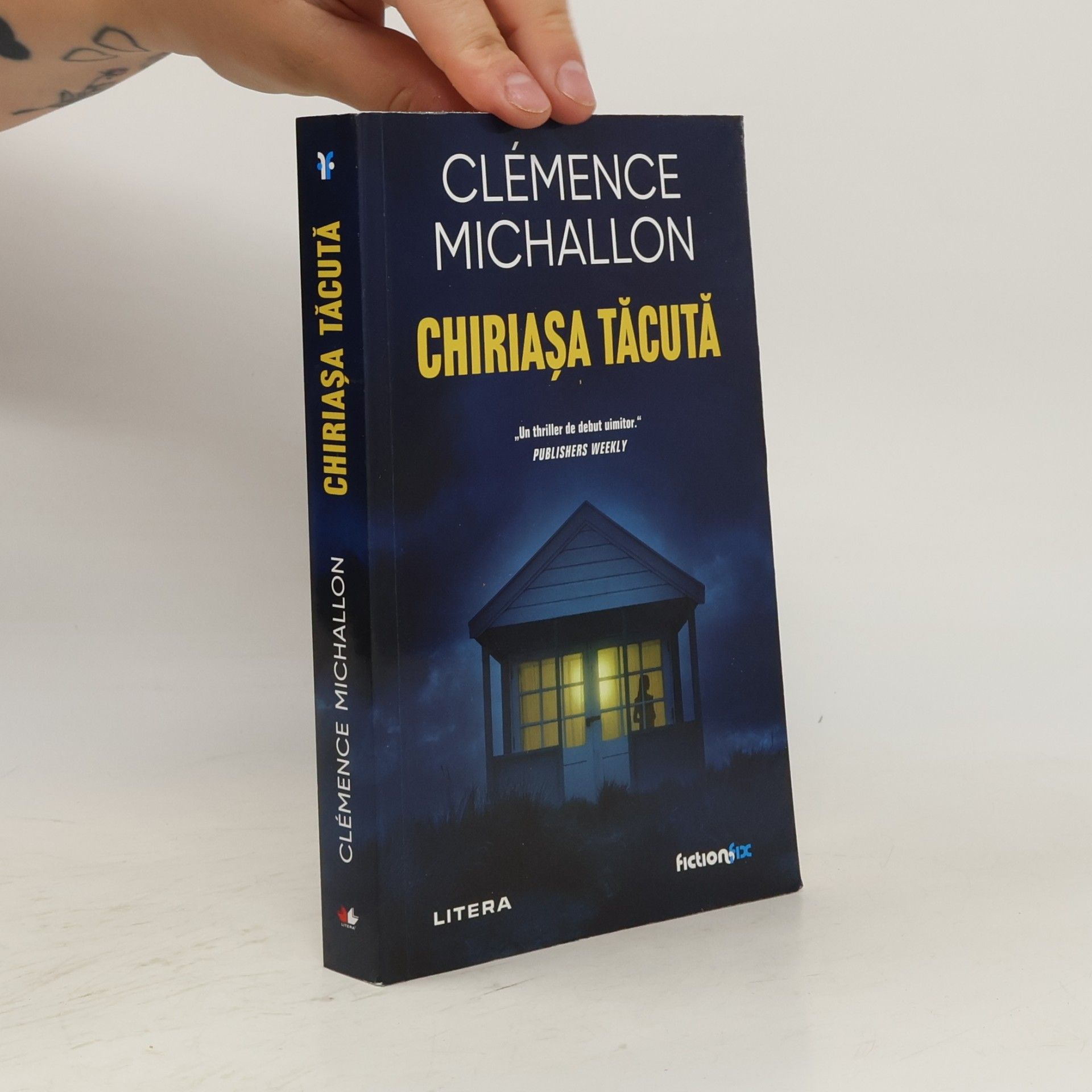 fictionSIX: Chiriașa Tăcută - ediție în limba română