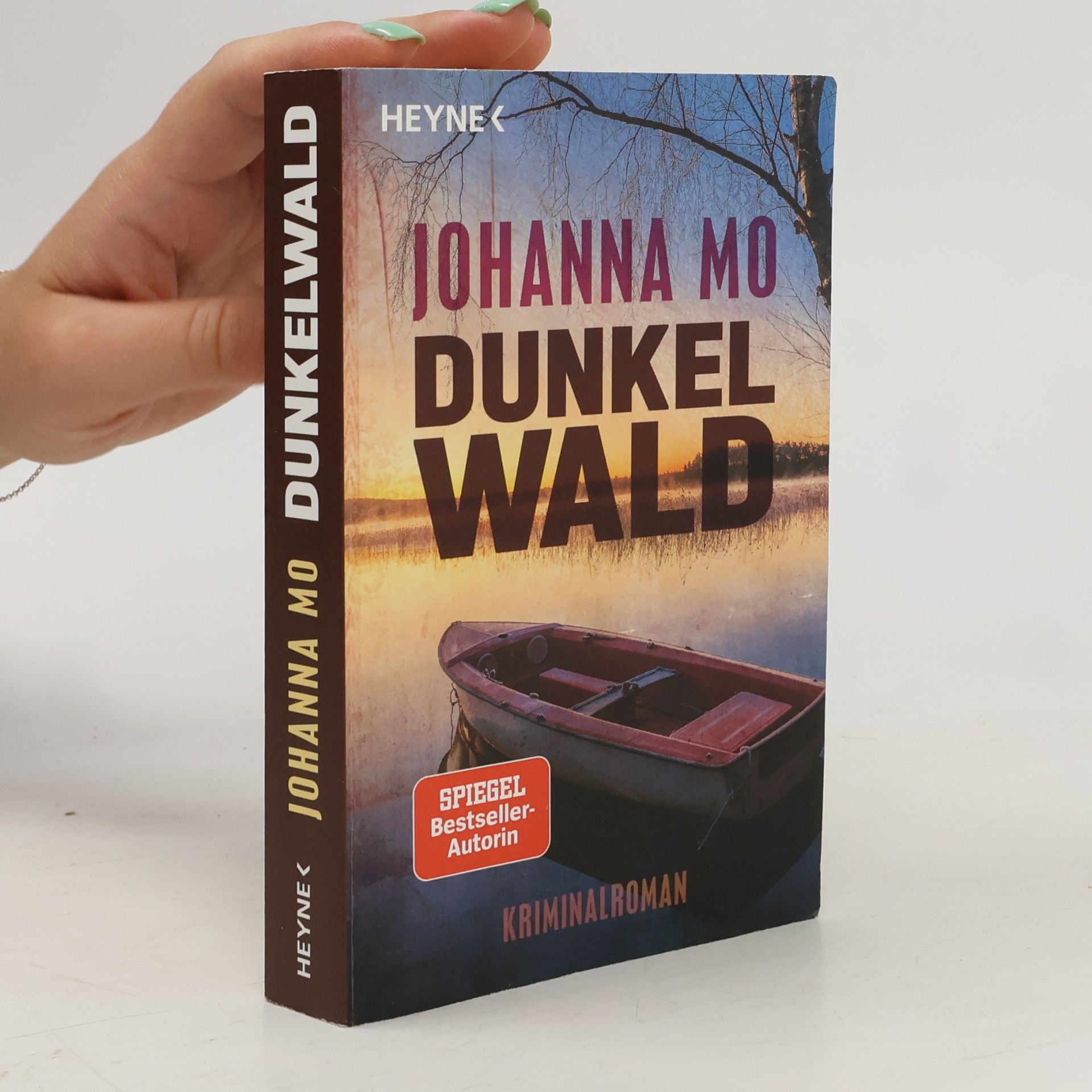 Johanna Mo Dunkelwald