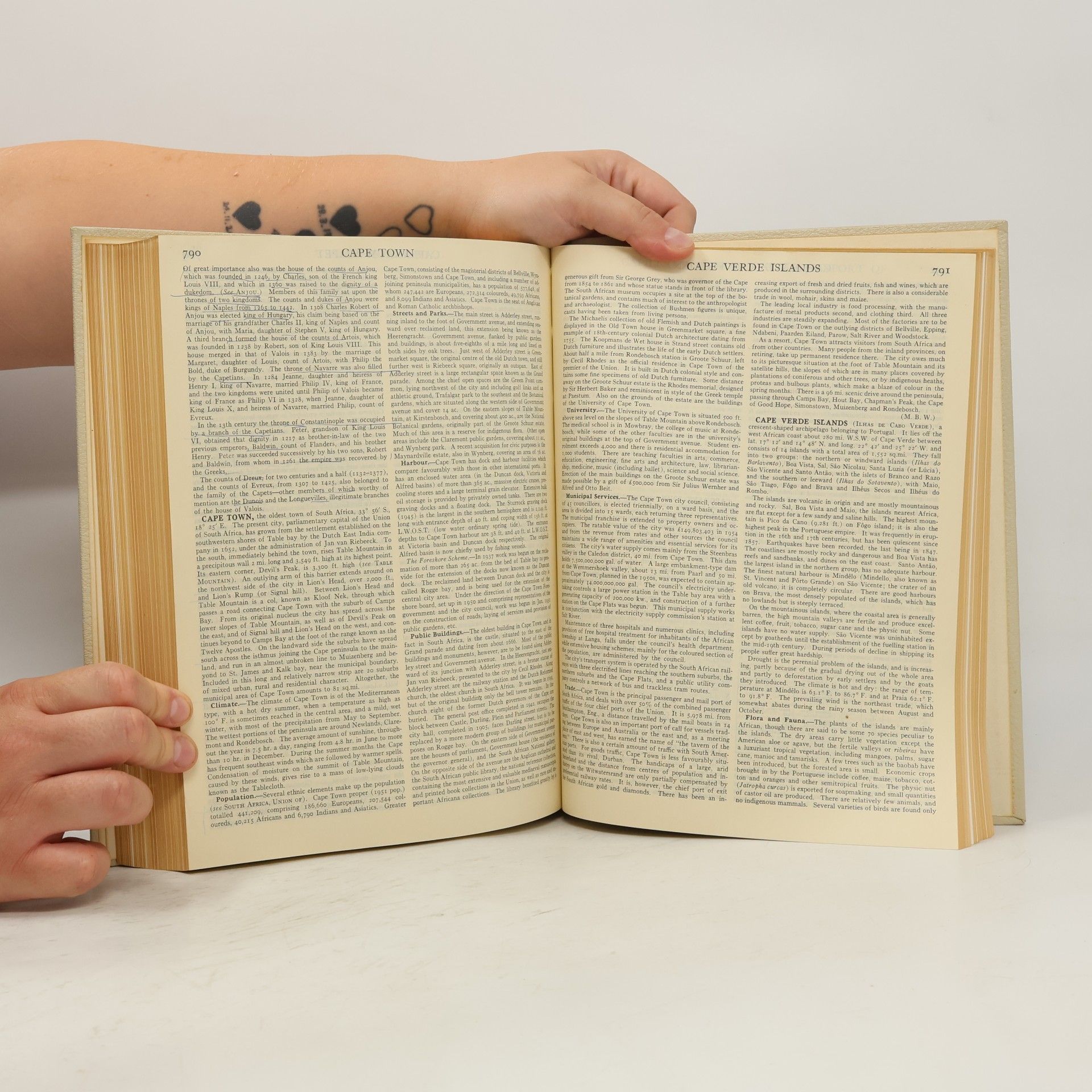 Autorenkollektiv Encyclopædia Britannica 4
