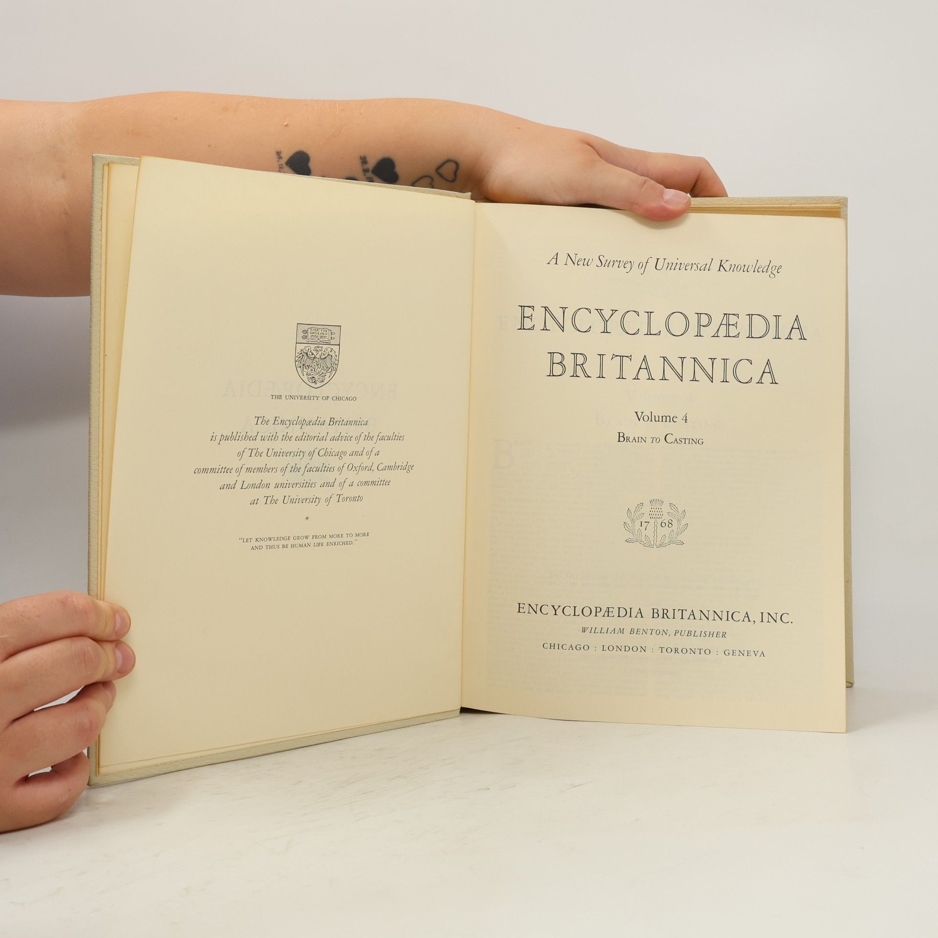 Autorenkollektiv Encyclopædia Britannica 4