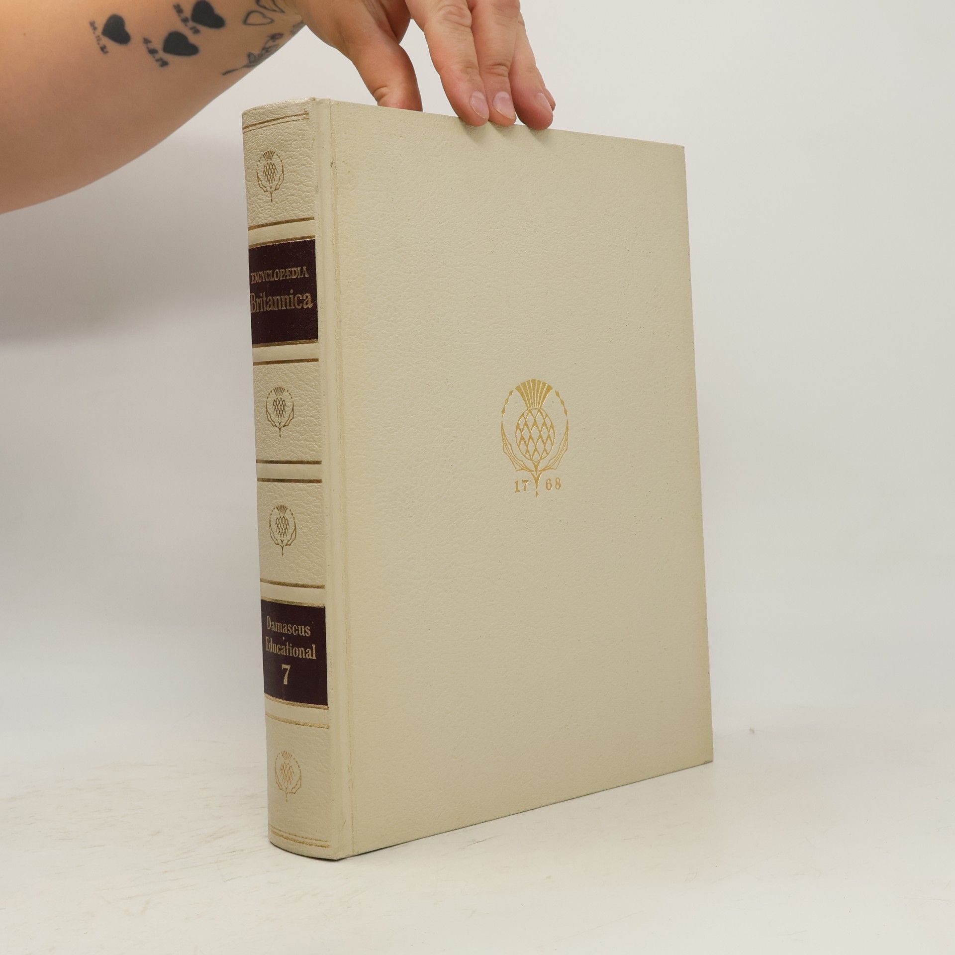 Kolektiv autorů Encyclopaedia Britannica. Volume 7
