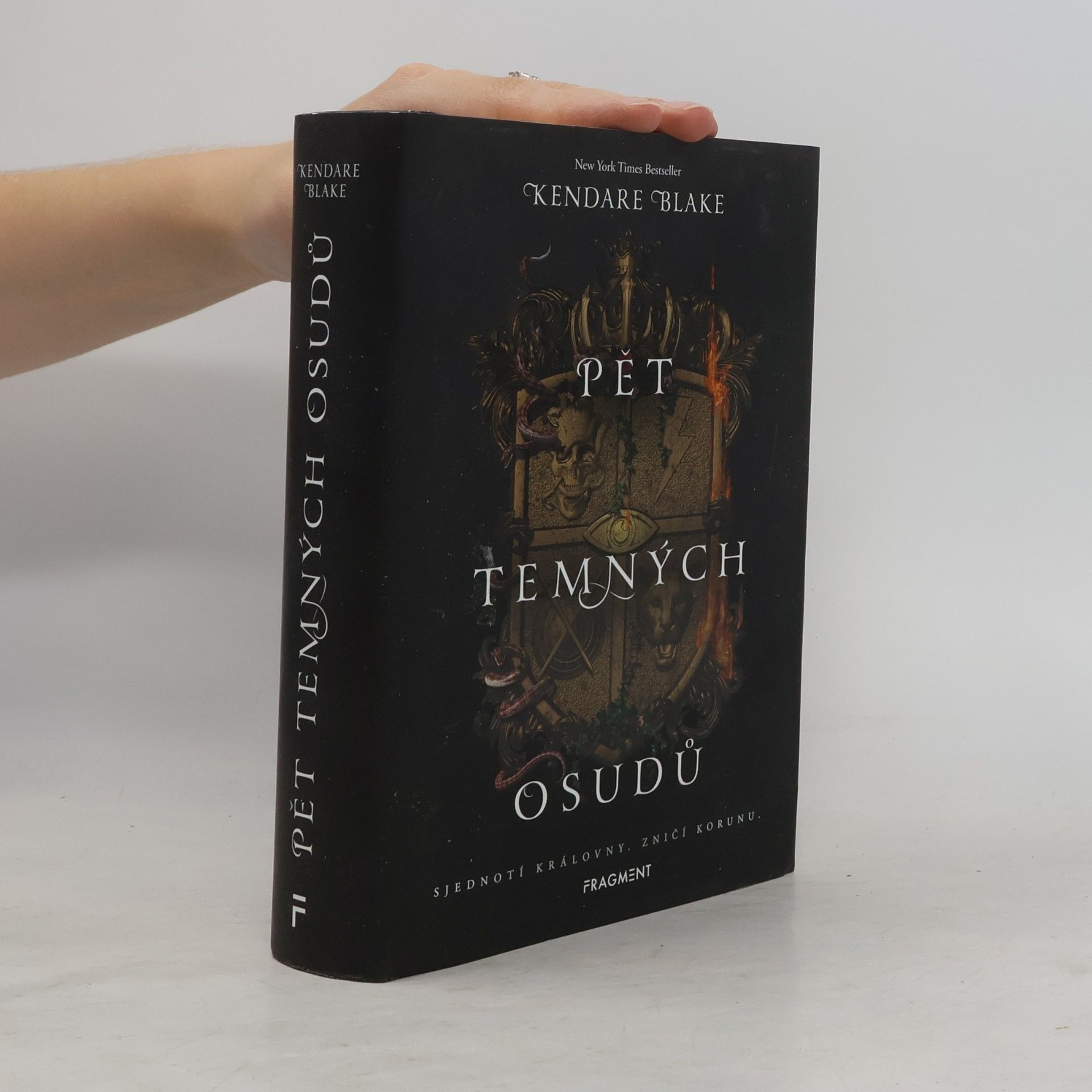 Kendare Blake Pět temných osudů