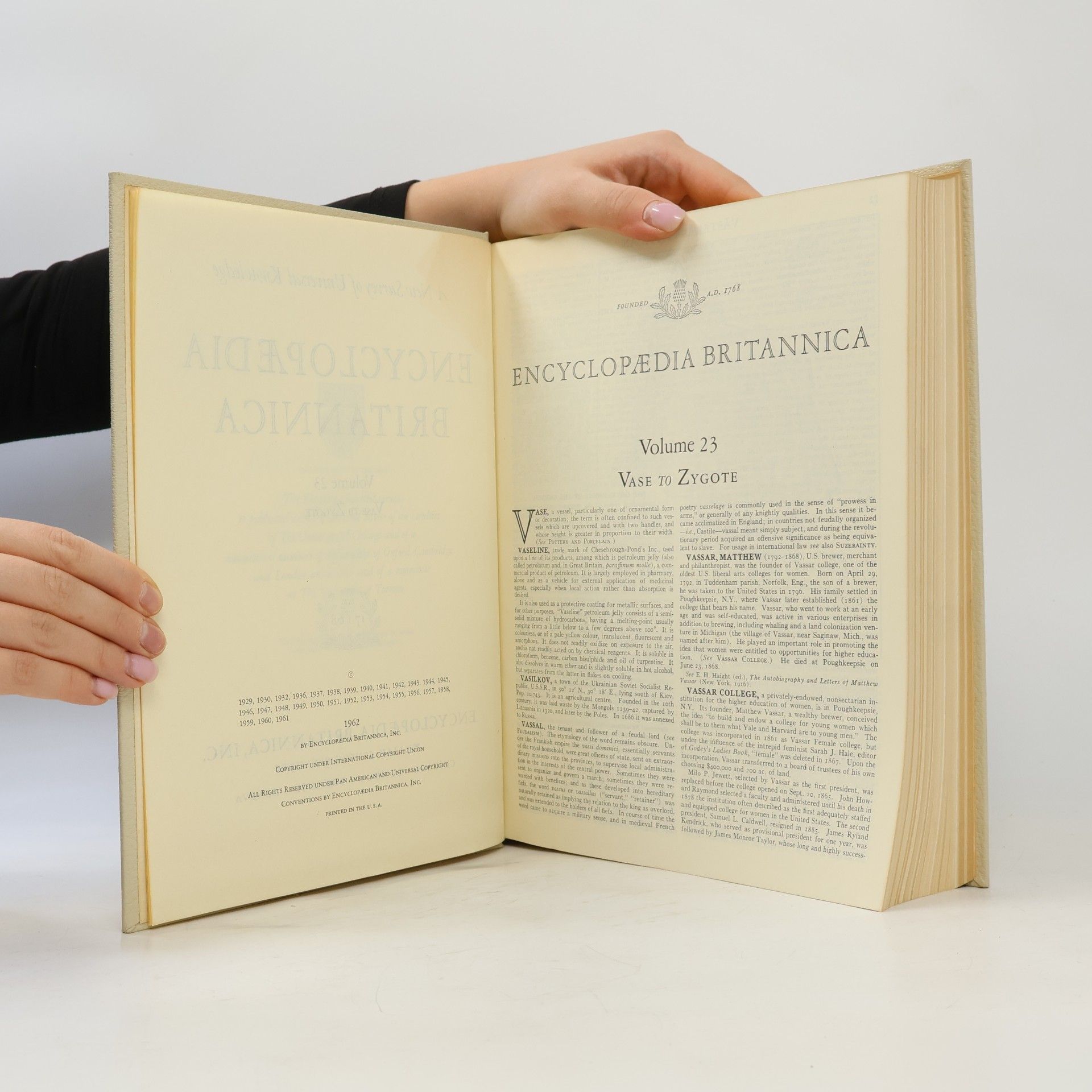 Kolektiv autorů Encyclopædia Britannica 23