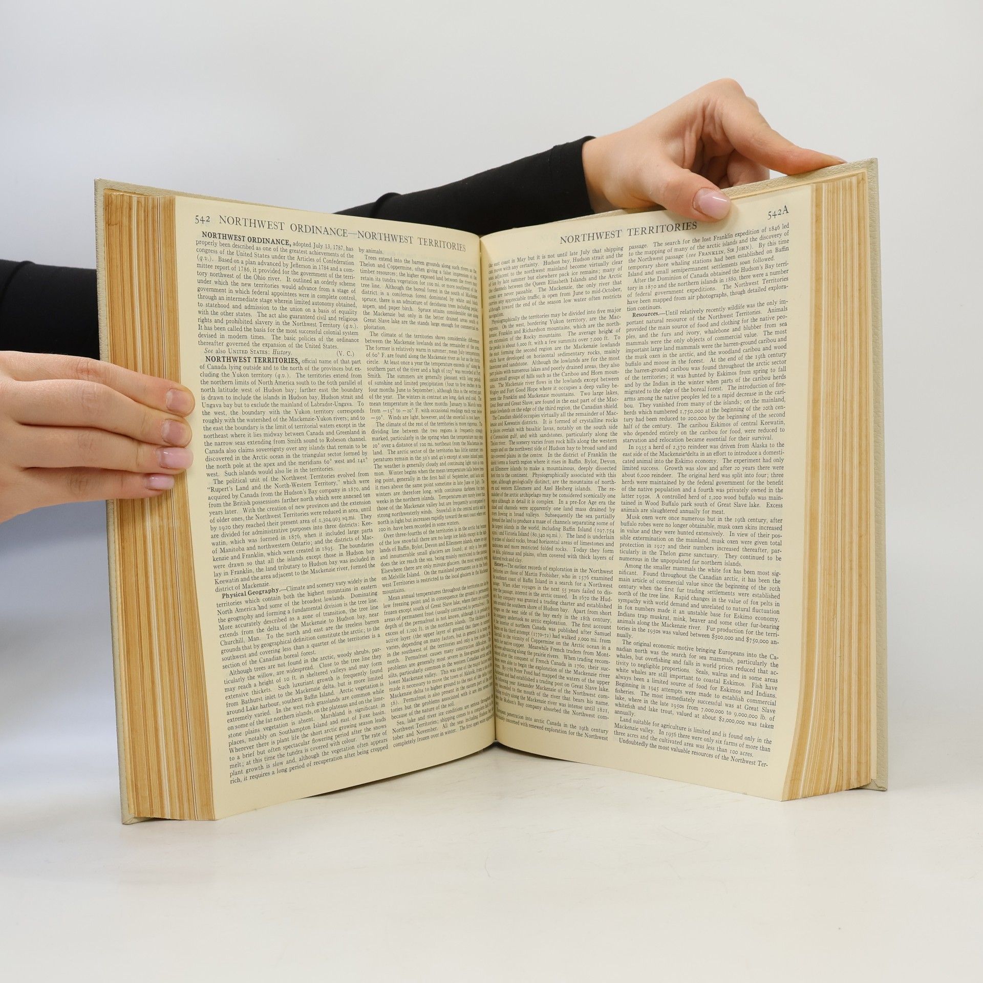 Kolektiv autorů Encyclopædia Britannica 16