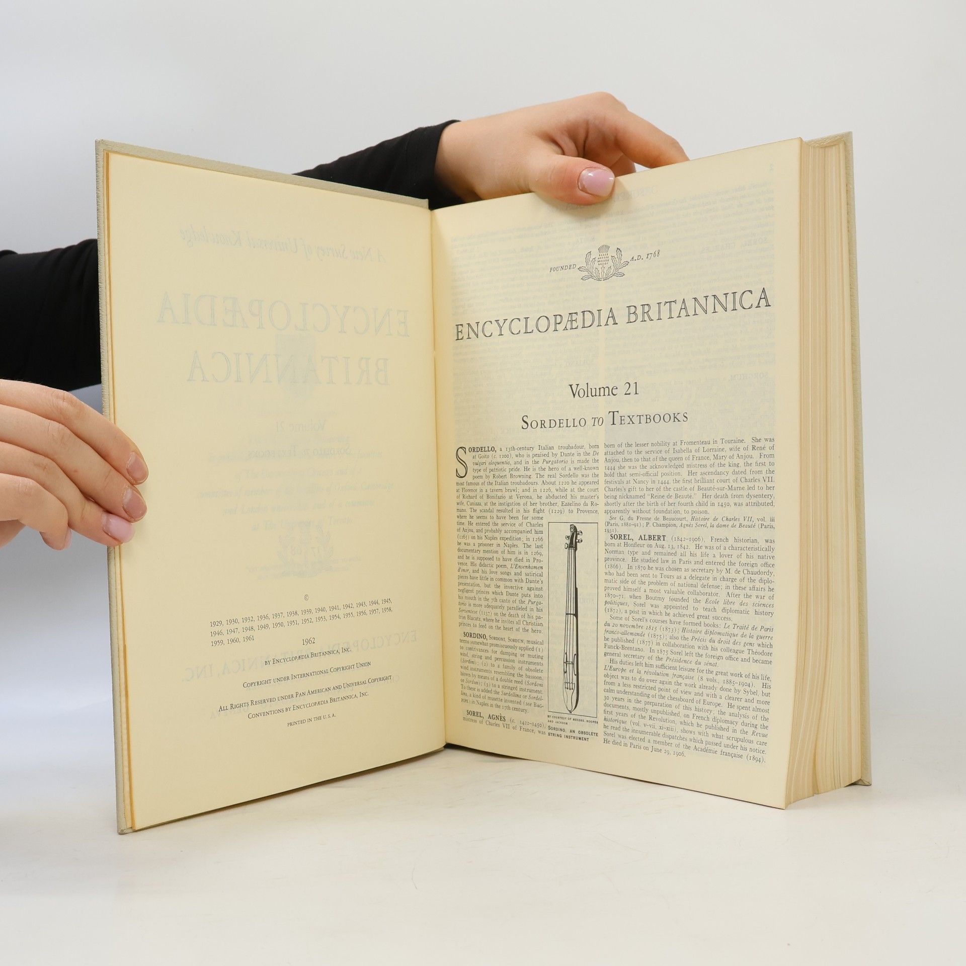 Kolektiv autorů Encyclopaedia Britannica 21