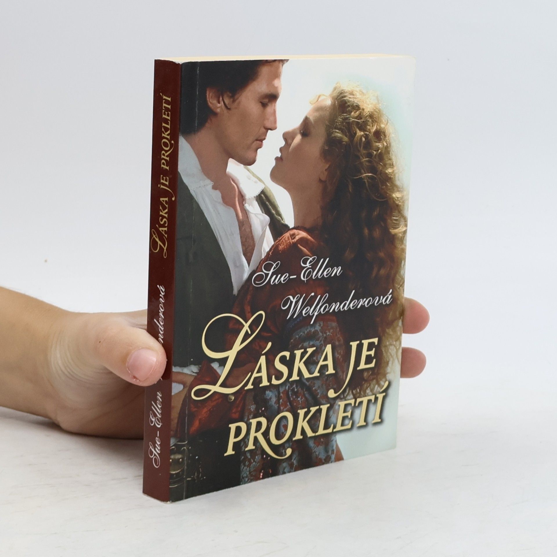 Sue-Ellen Welfonder Láska je prokletí