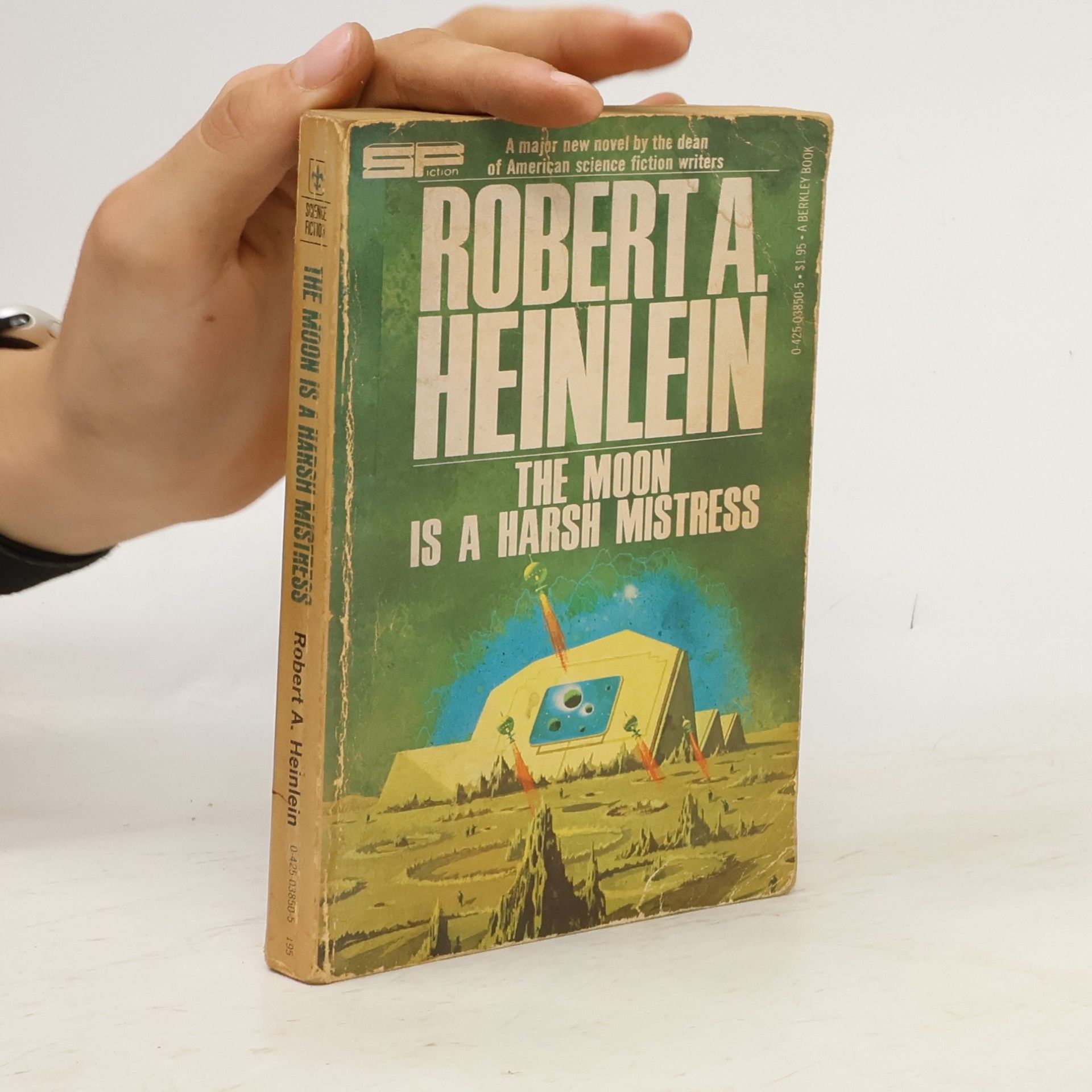 Robert A. Heinlein The Moon Is a Harsh Mistress