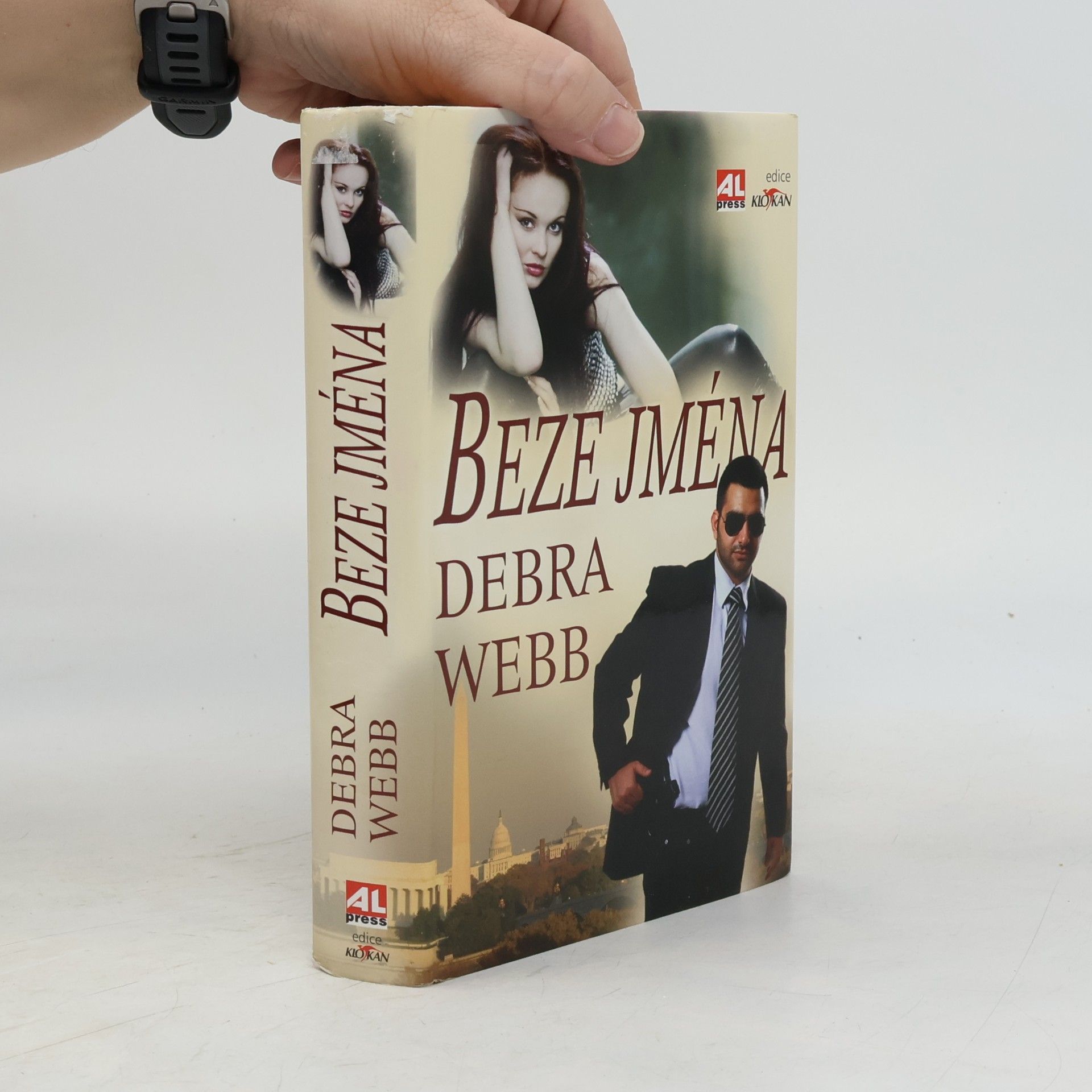 Debra Webb Beze jména