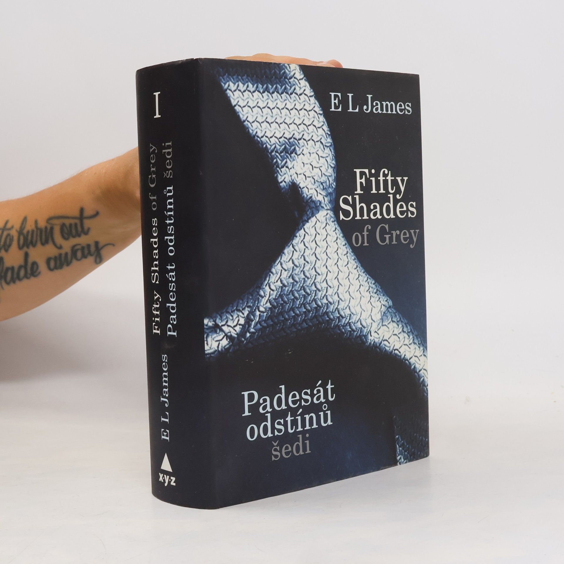 E. L. James Padesát odstínů šedi