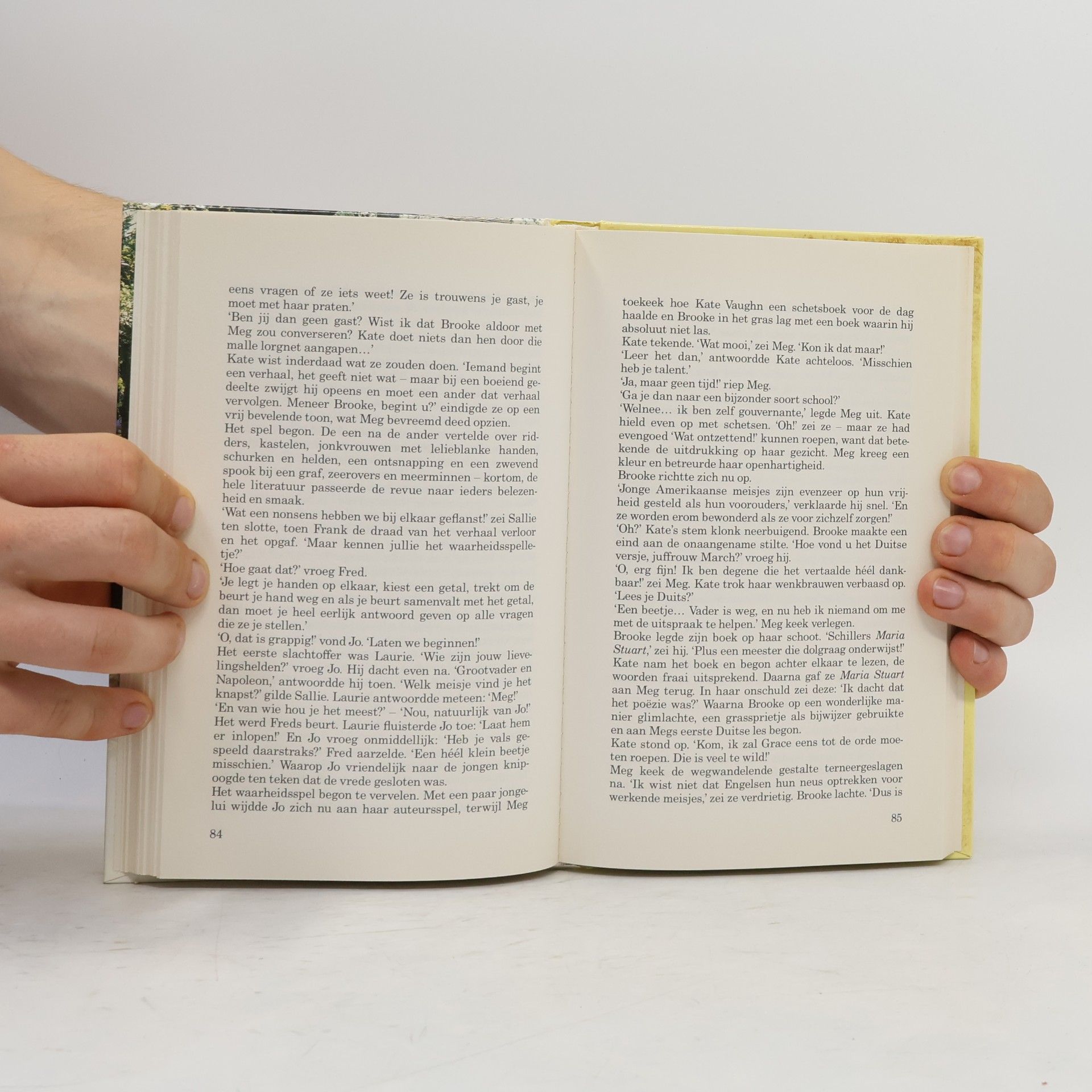 Louisa May Alcott Onder moeders vleugels
