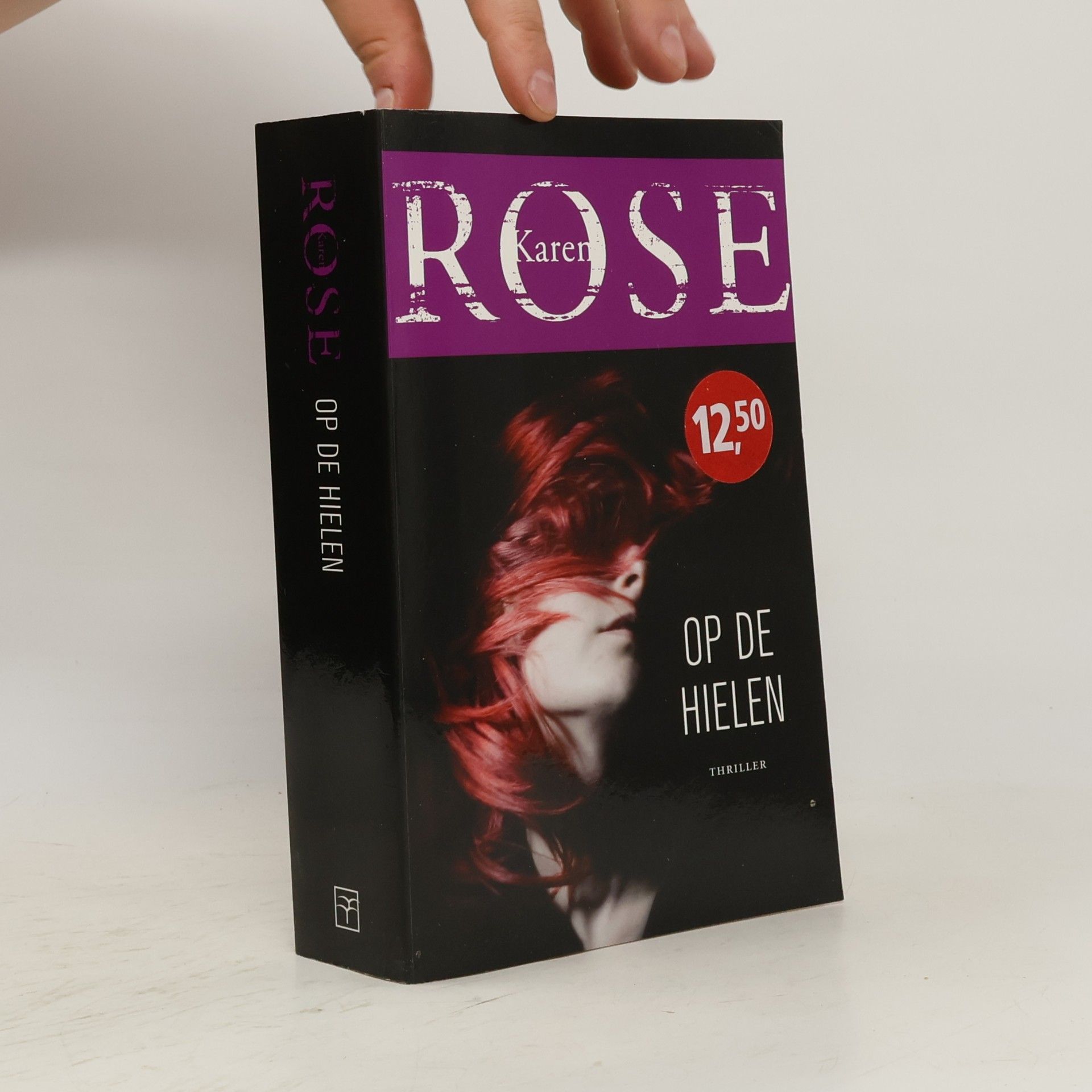Karen Rose Hafer Op de hielen