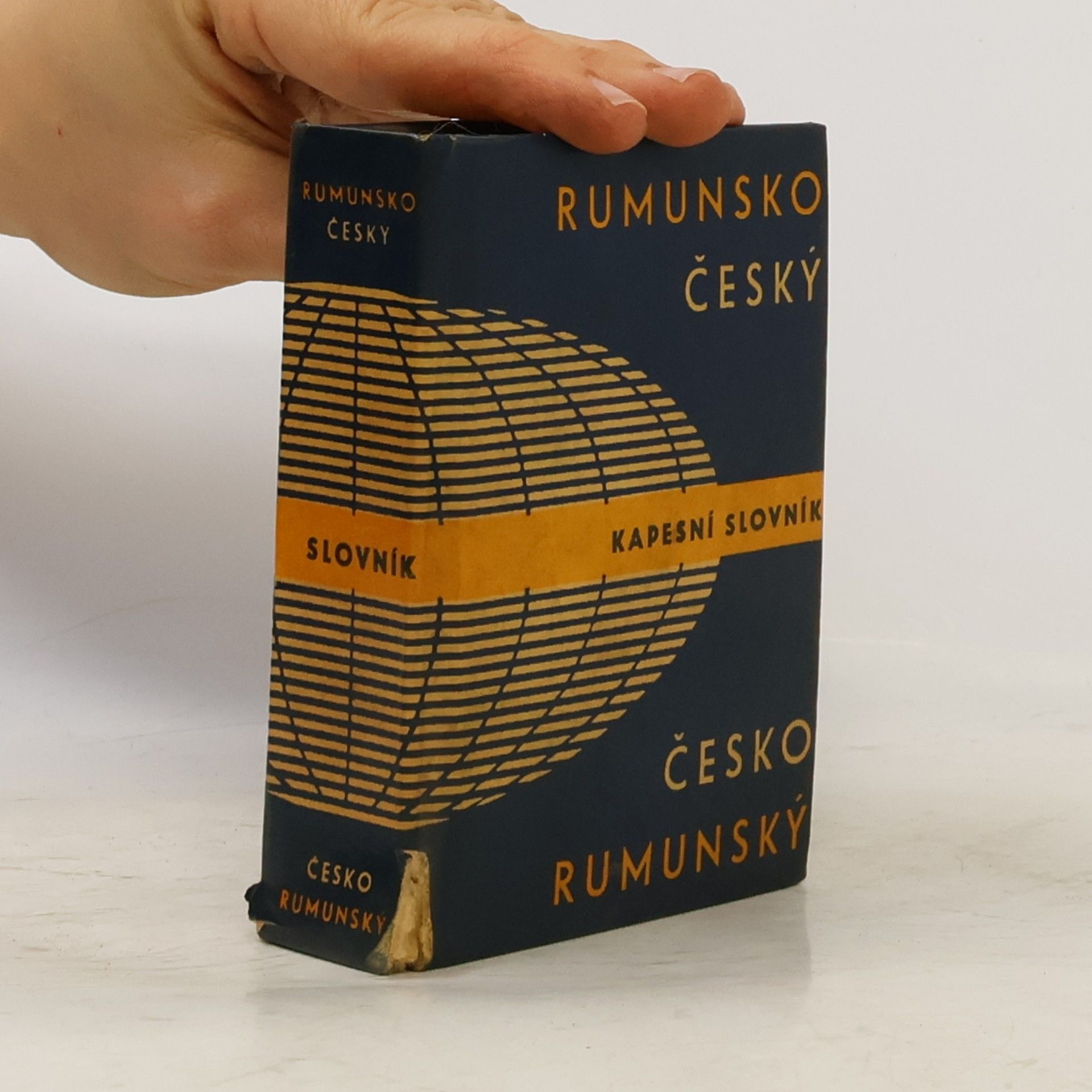 Various authors Rumunsko-český a česko-rumunský kapesní slovník