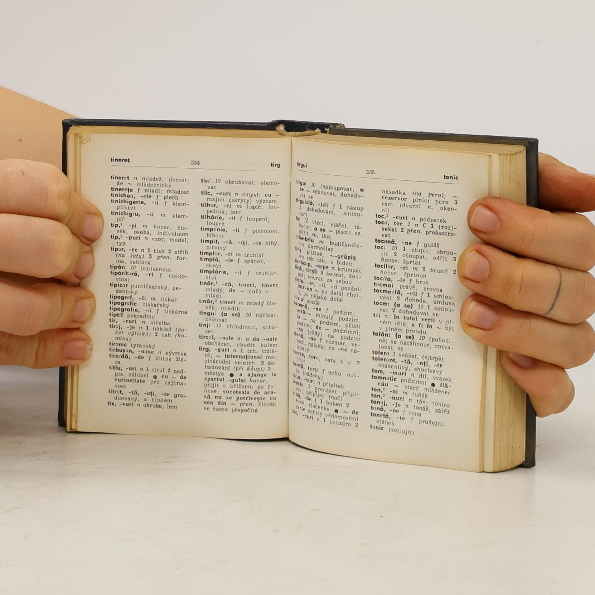 Various authors Rumunsko-český a česko-rumunský kapesní slovník