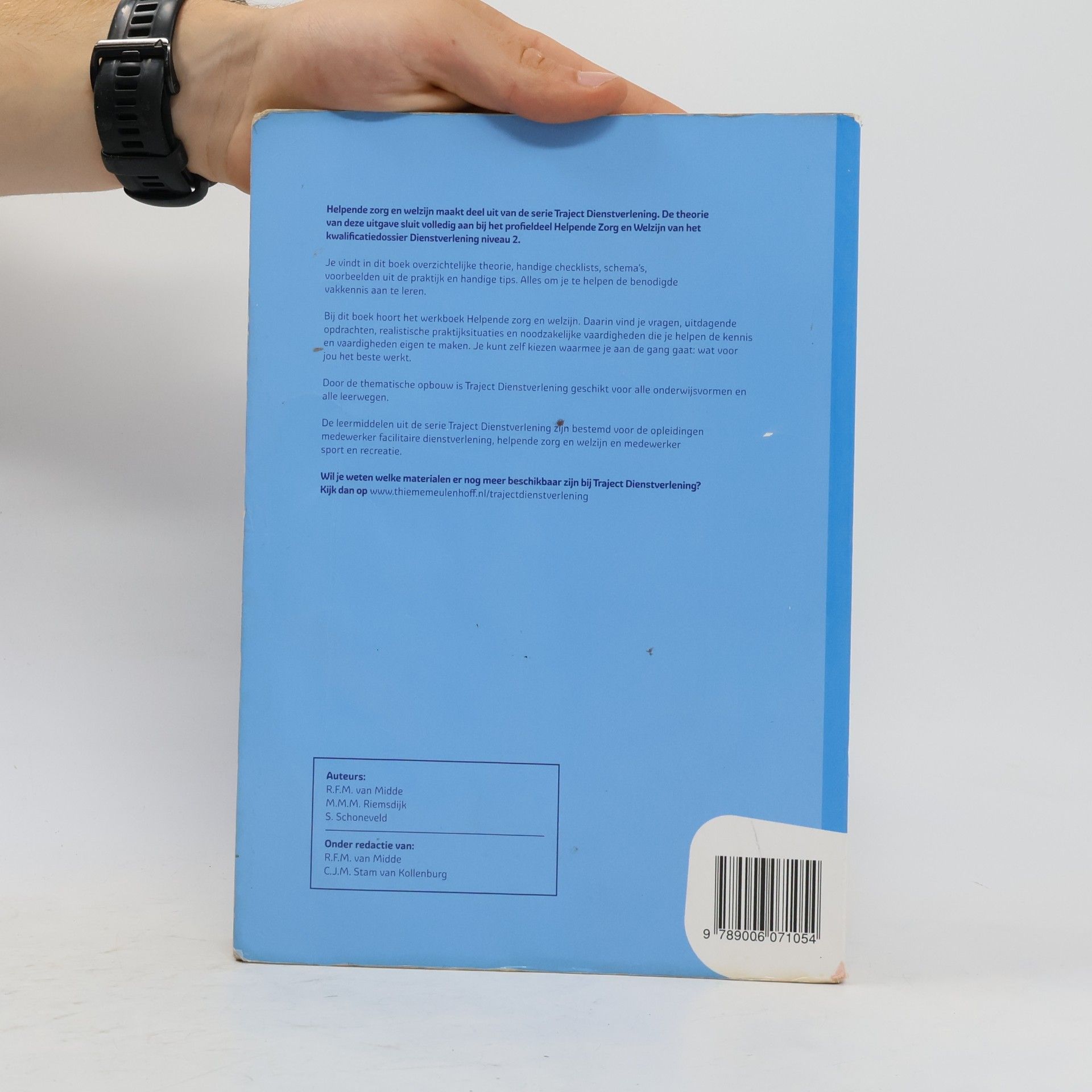 R.F.M. van Midde MBO Traject Dienstverlening: Helpende zorg en welzijn