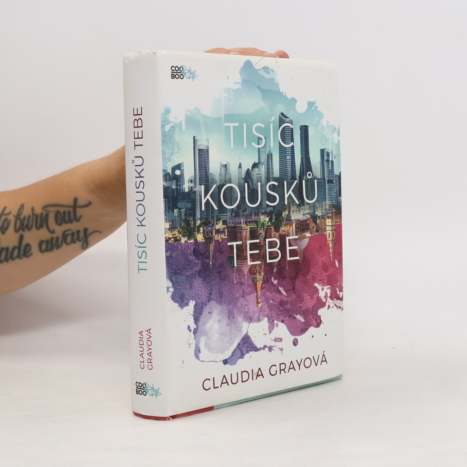 Claudia Gray Tisíc kousků tebe
