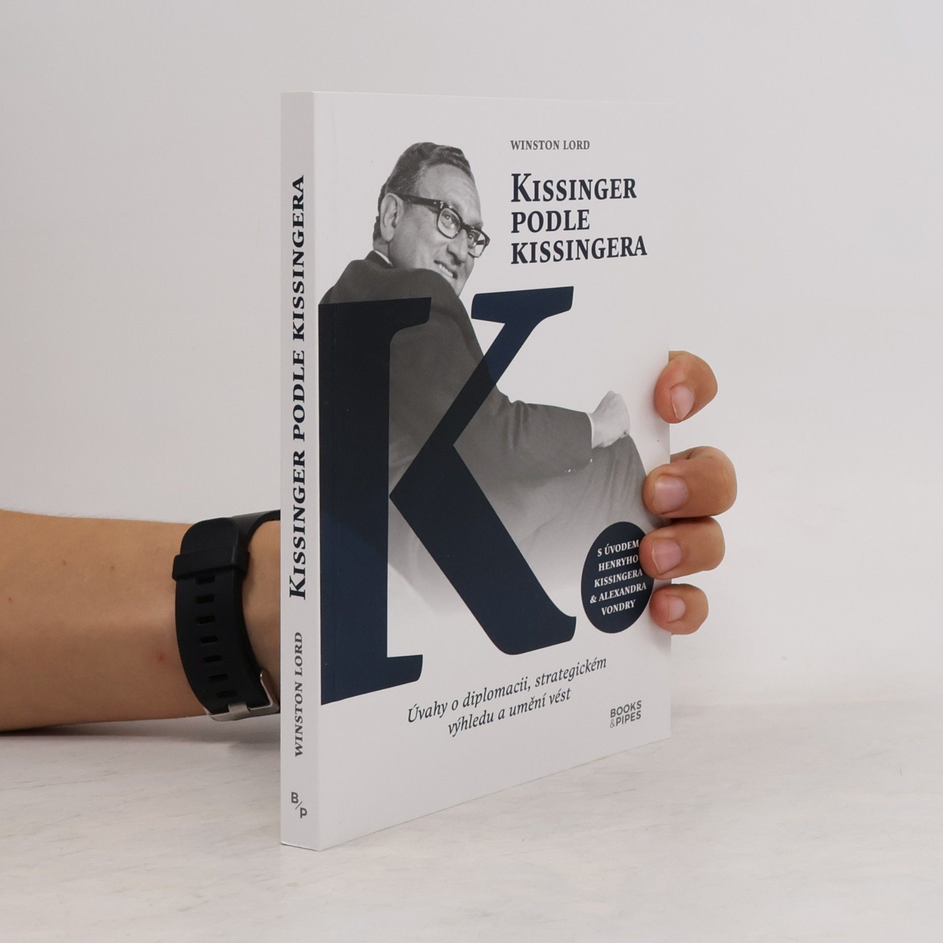 z.ú. Books & Pipes Kissinger podle Kissingera