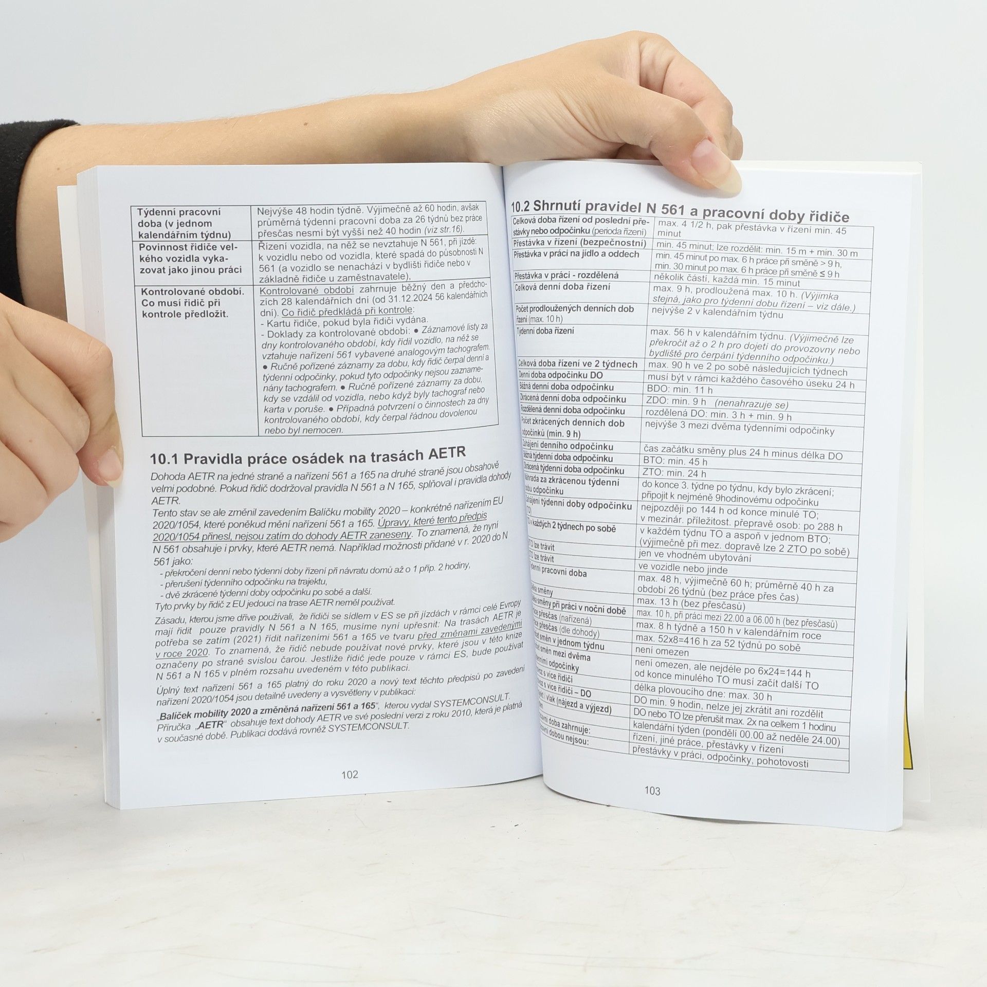 Various authors Nařízení 561/2006, 165/2014, AETR, předpisy EU a české předpisy do kabiny