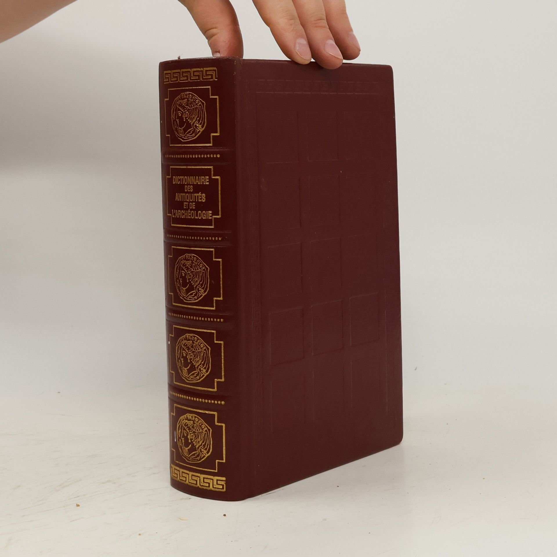 Dictionnaire général de l'archéologie et des antiquités chez les divers peuples