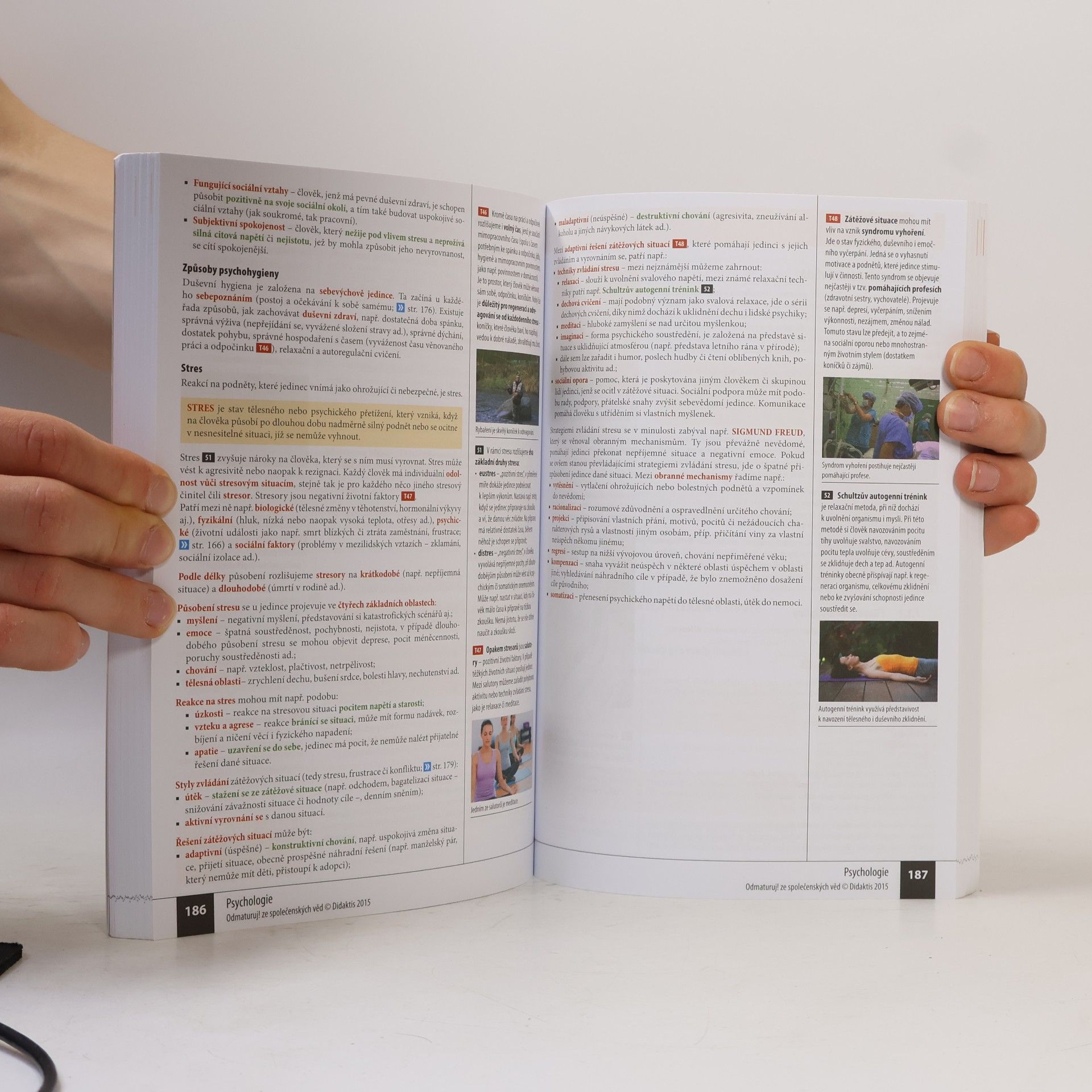 Autorenkollektiv Odmaturuj! ze společenských věd