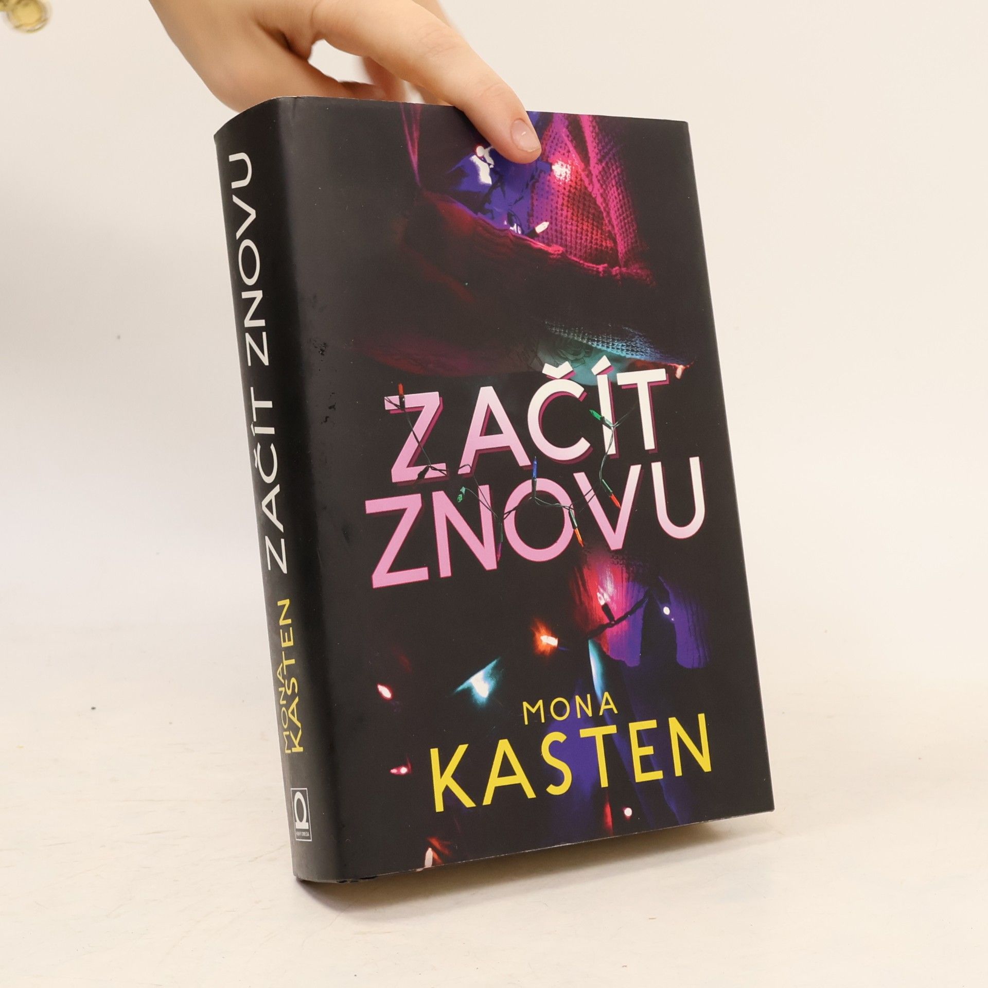 Mona Kasten Začít znovu