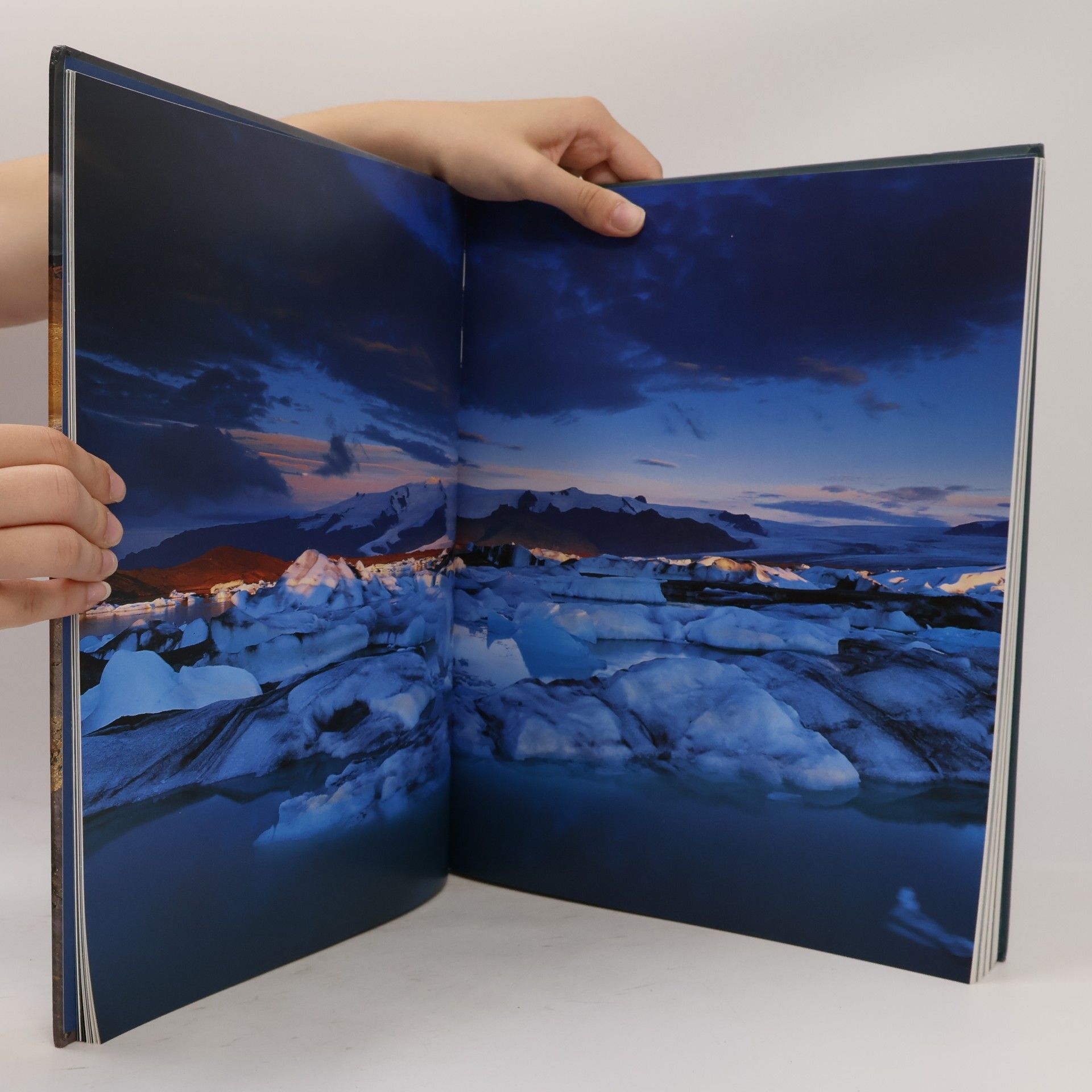 Bernadette Gilbertas Olivier Grunewald Iceland in Motion