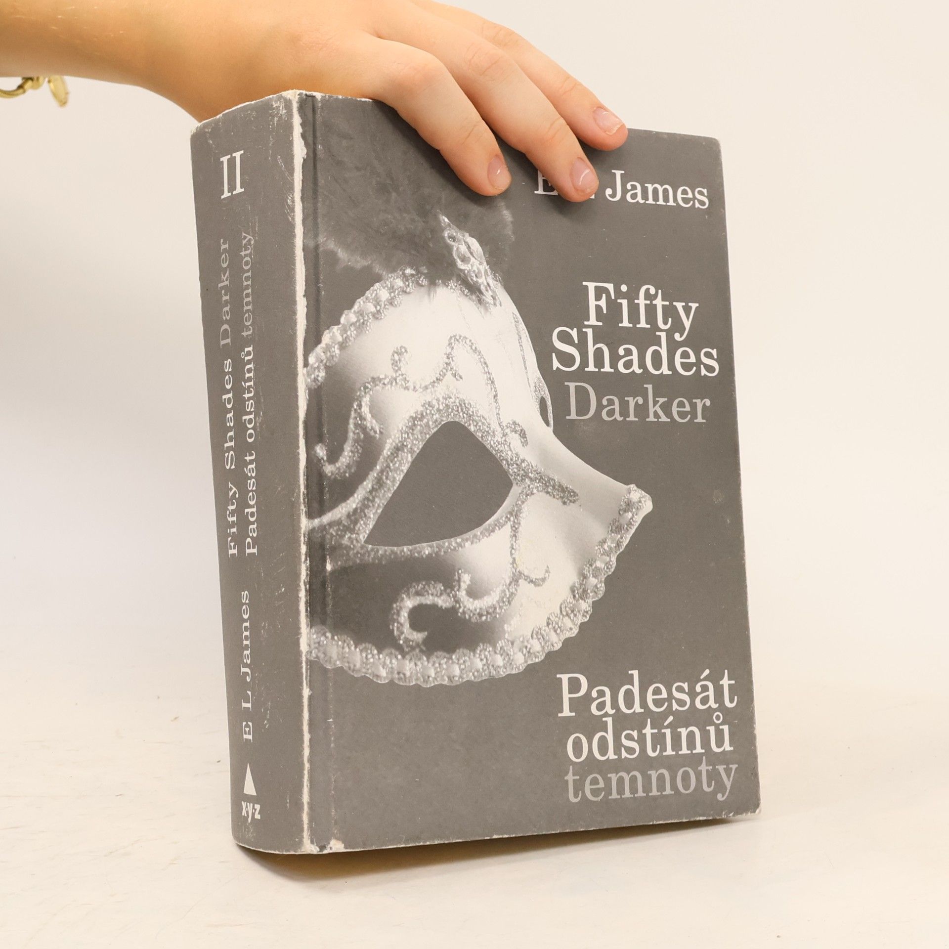 E. L. James Padesát odstínů šedi. Padesát odstínů temnoty