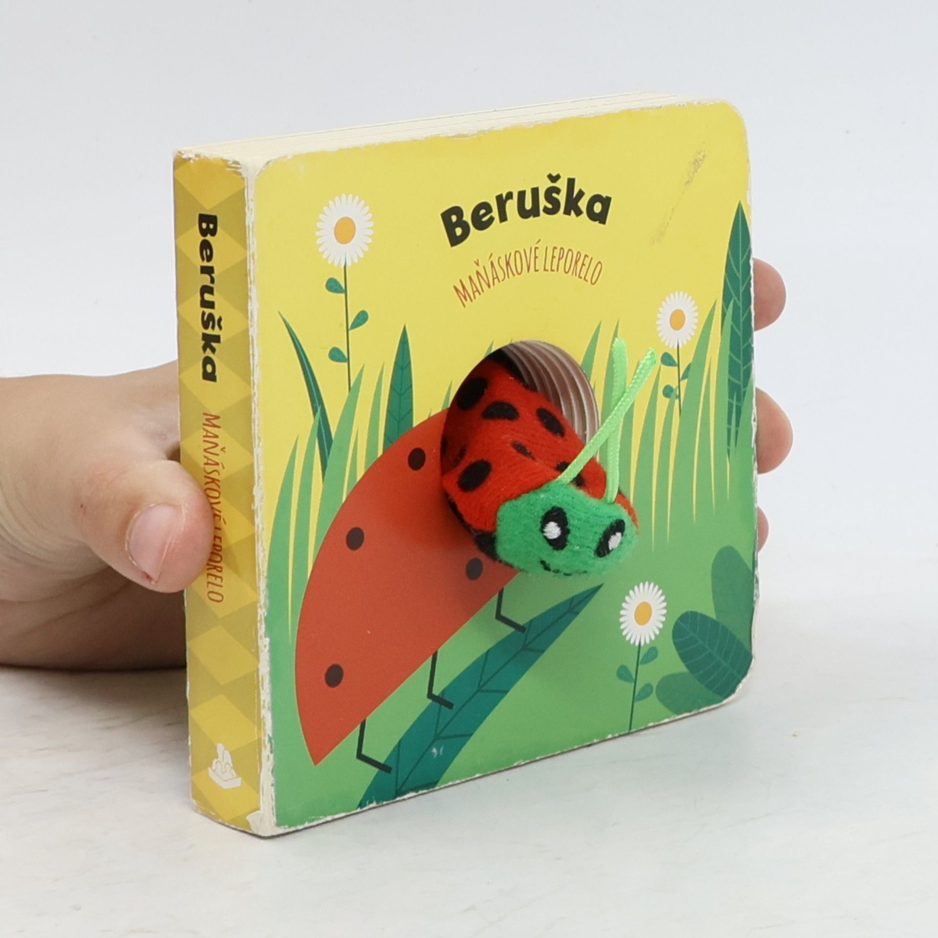 Eva Kuchtová Beruška : maňáskové leporelo