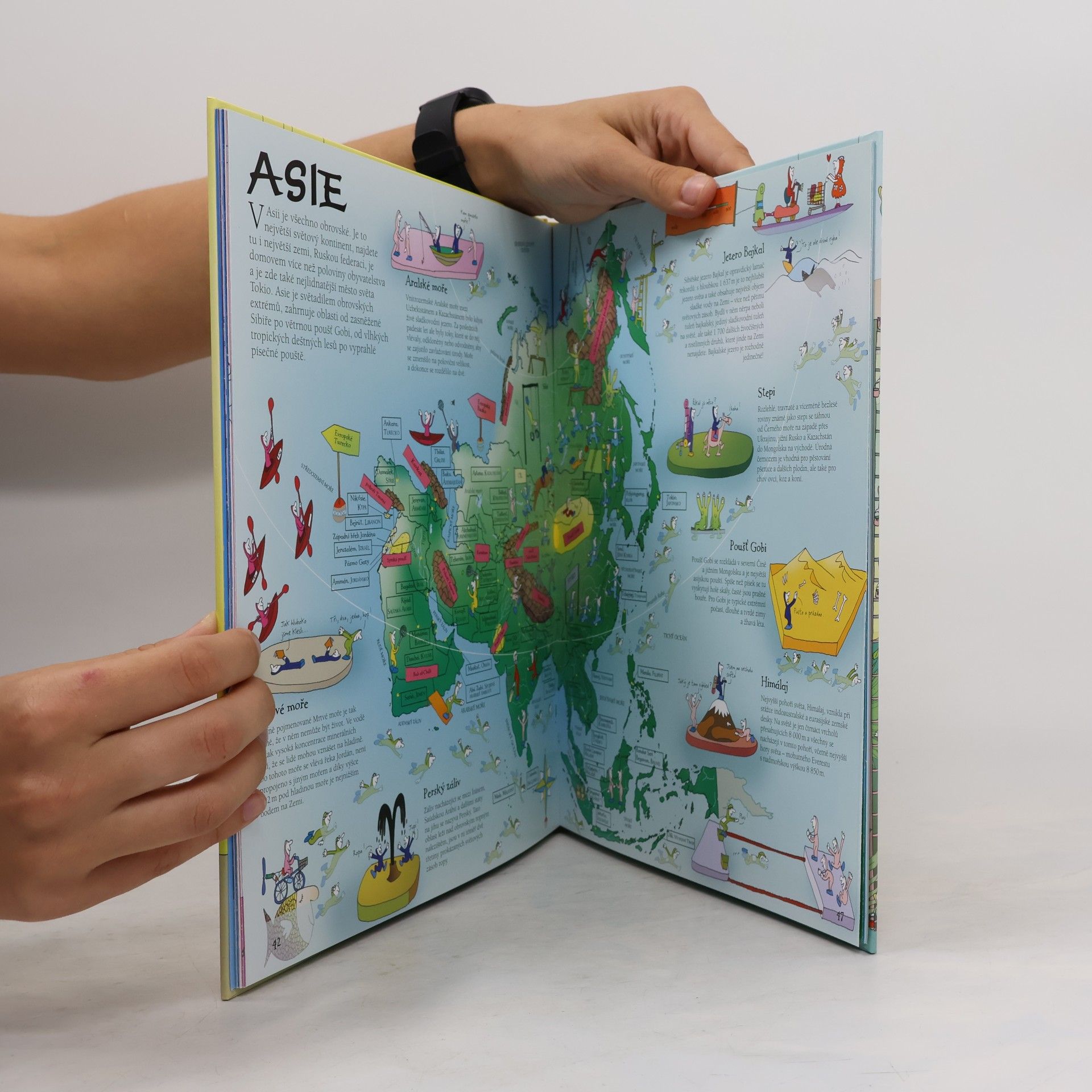 Lisa Swerling Nejúžasnější atlas celého širého světa podle Koumáků