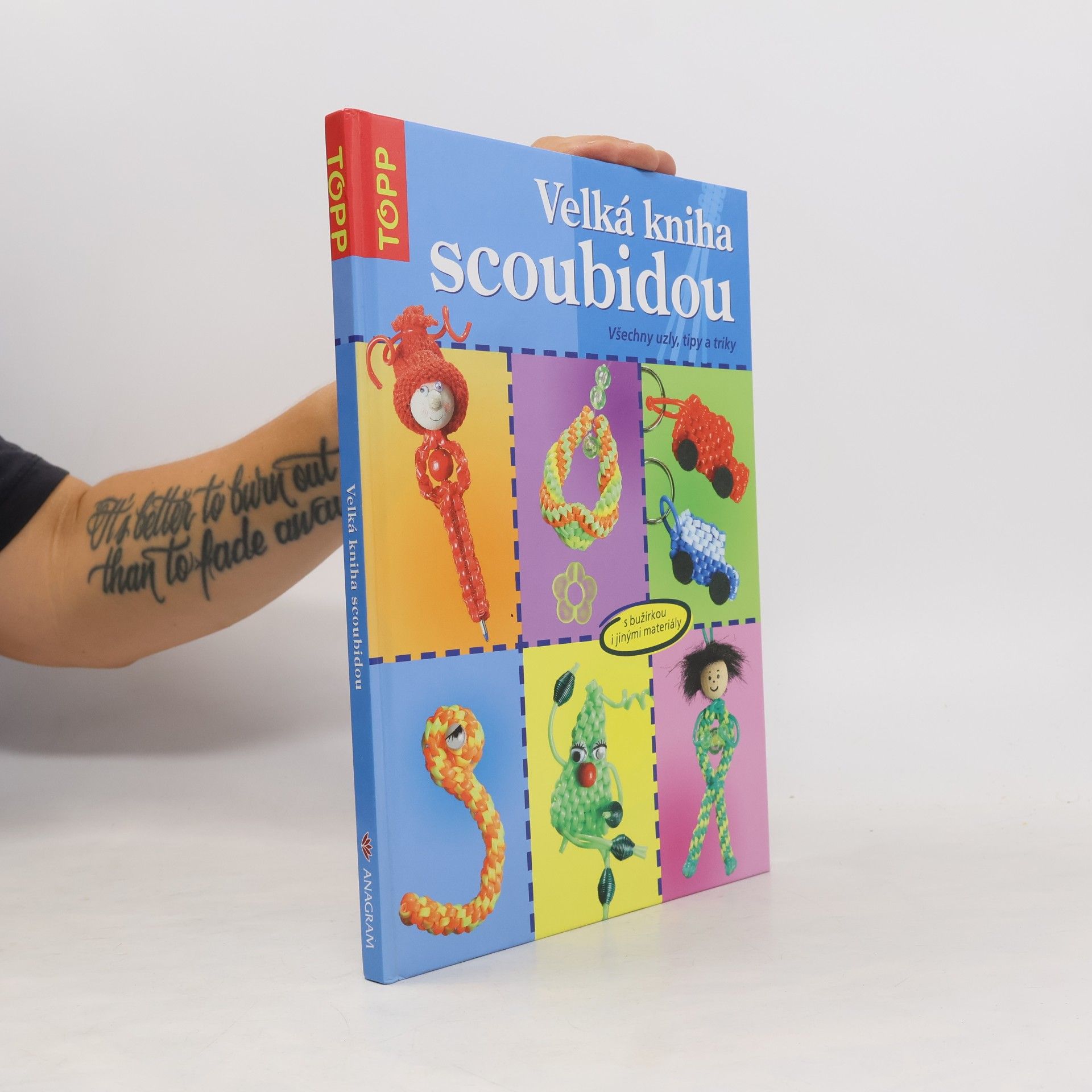 Inge Walz Velká kniha scoubidou: Všechny uzly, tipy a triky
