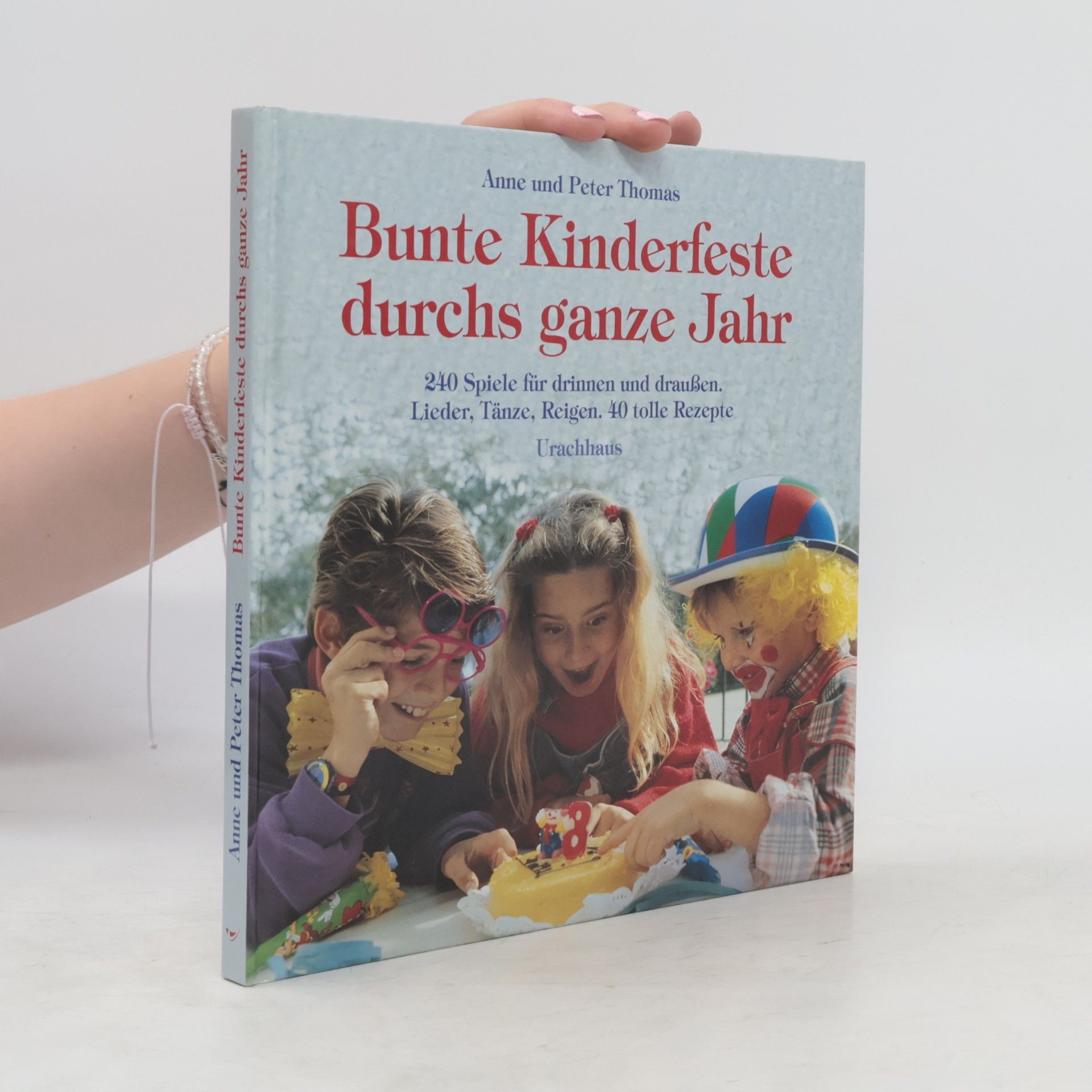Anjo Mutsaars Bunte Kinderfeste durchs ganze Jahr.
