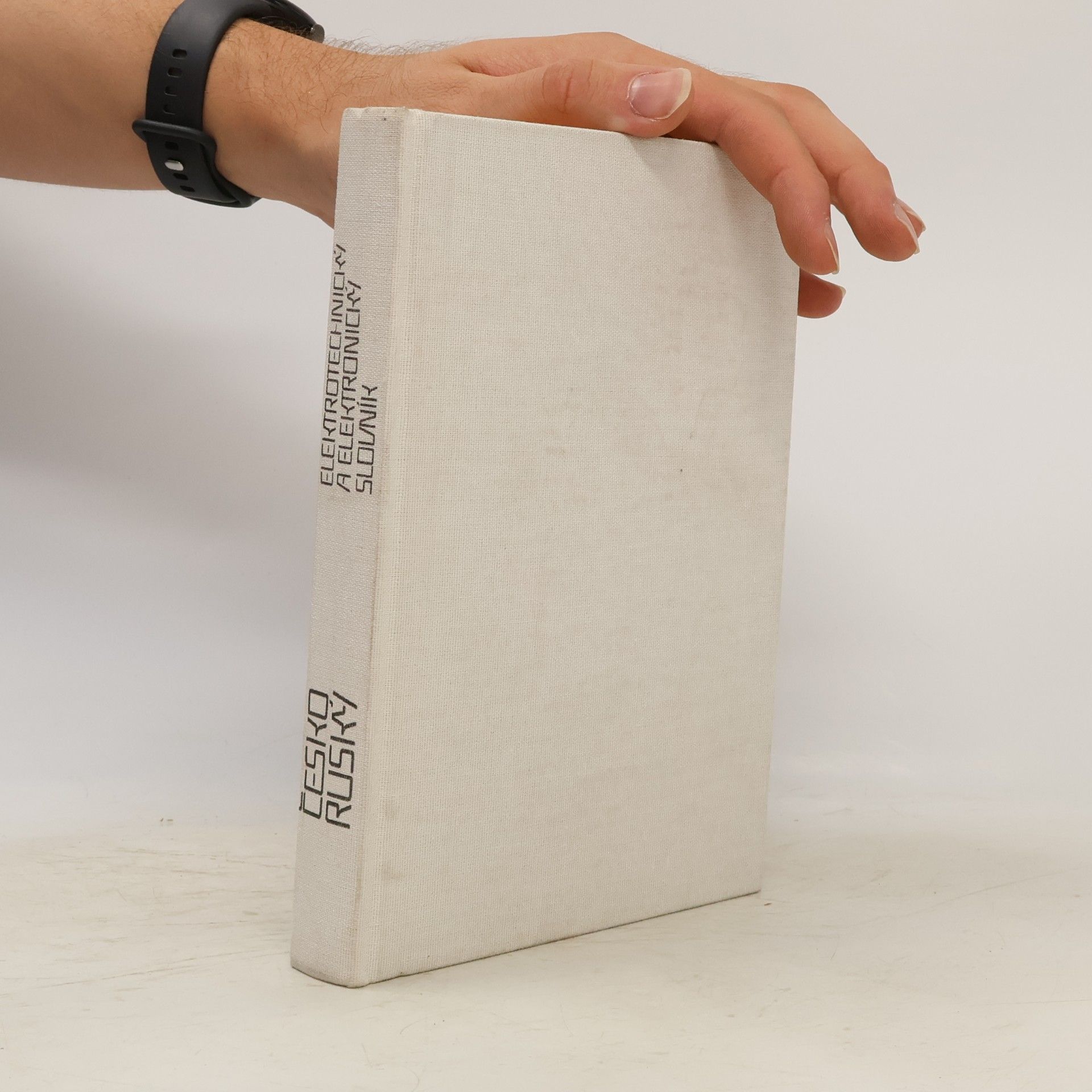 Various authors Rusko-český elektrotechnický a elektronický slovník