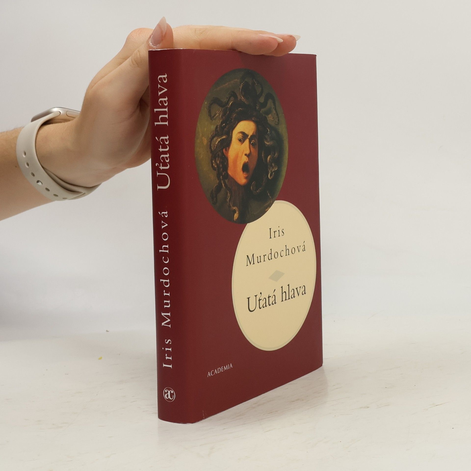 Iris Murdoch Uťatá hlava