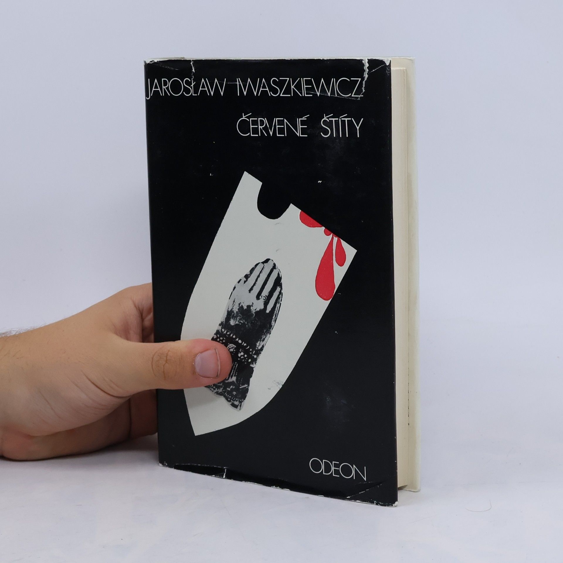 Jarosław Iwaszkiewicz Červené štíty