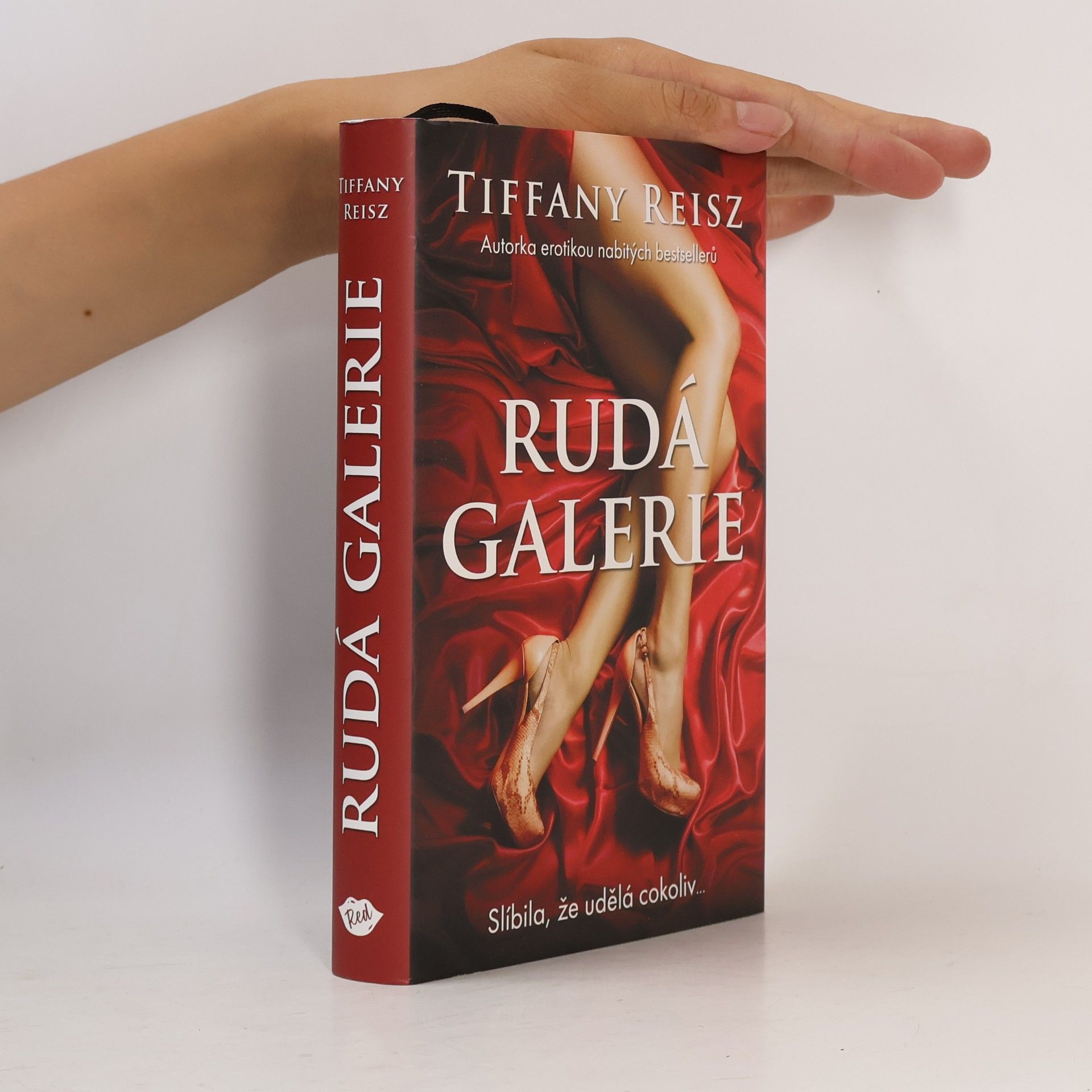 Tiffany Reisz Rudá galerie