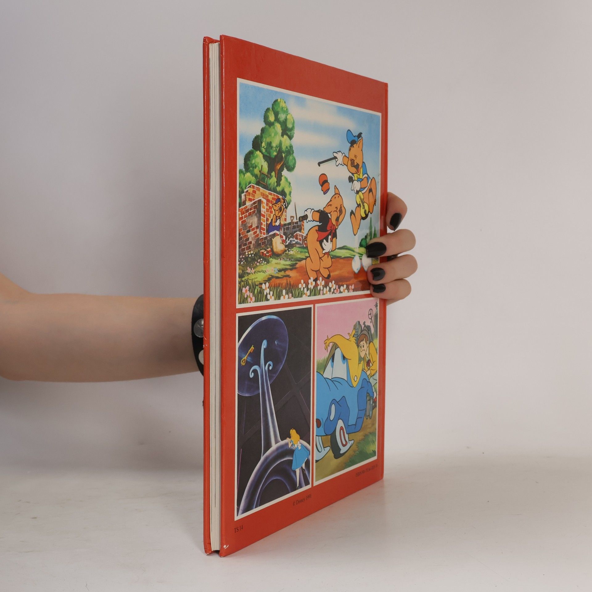 Walt Disney Alenka v kraji divů. Autíčko Modrásek. O třech malých prasátkách.
