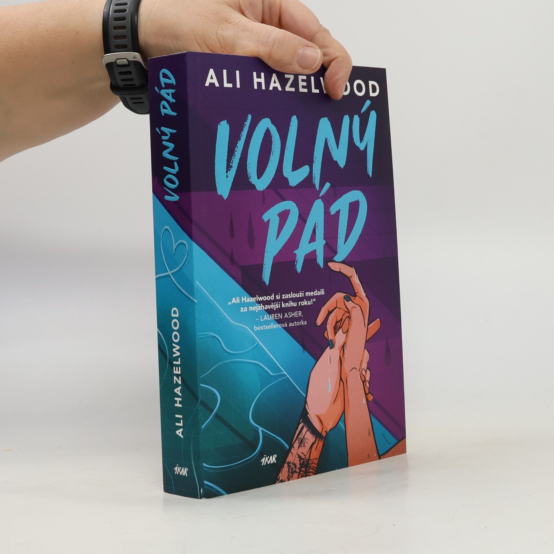 Ali Hazelwood Volný pád