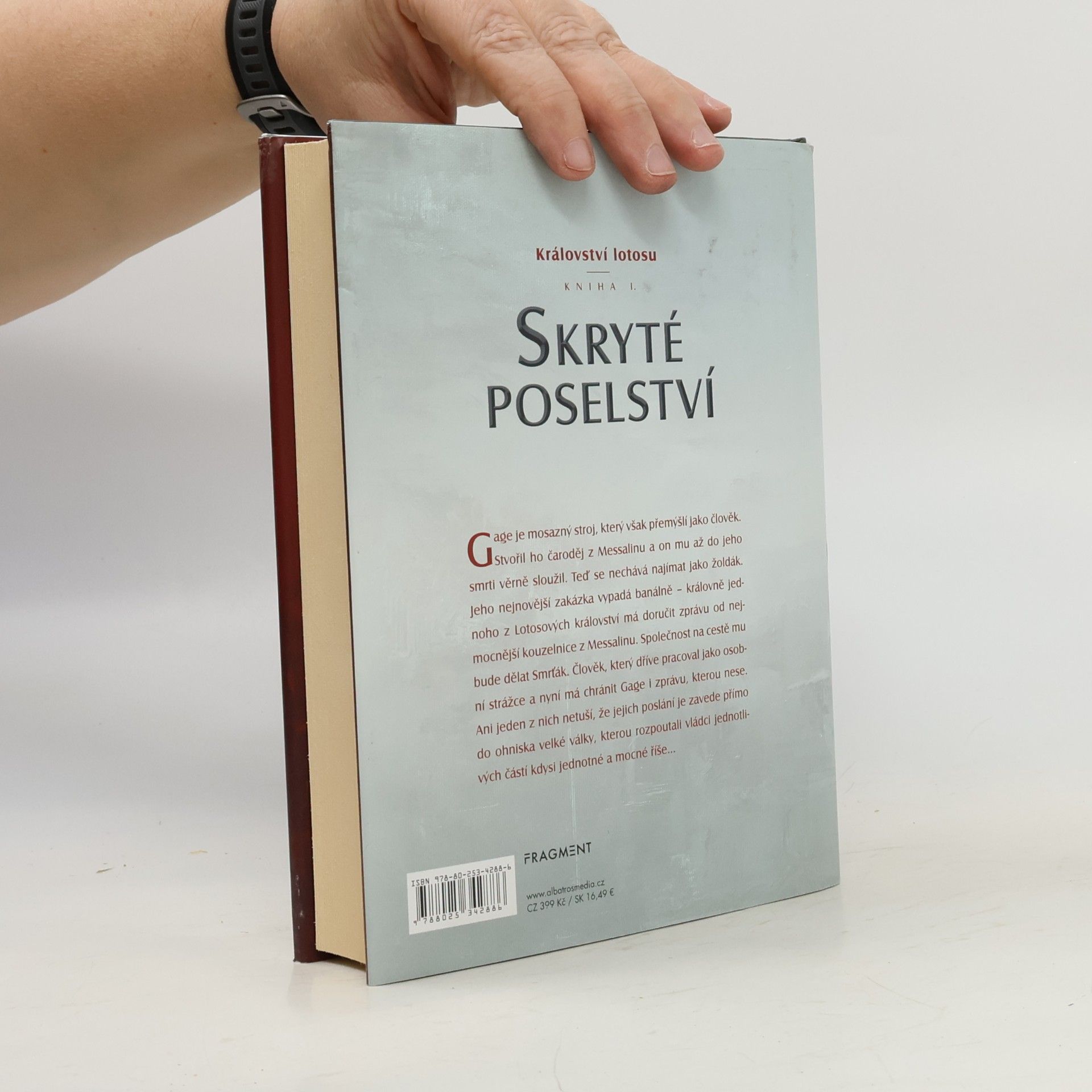 Elizabeth Bear Skryté poselství