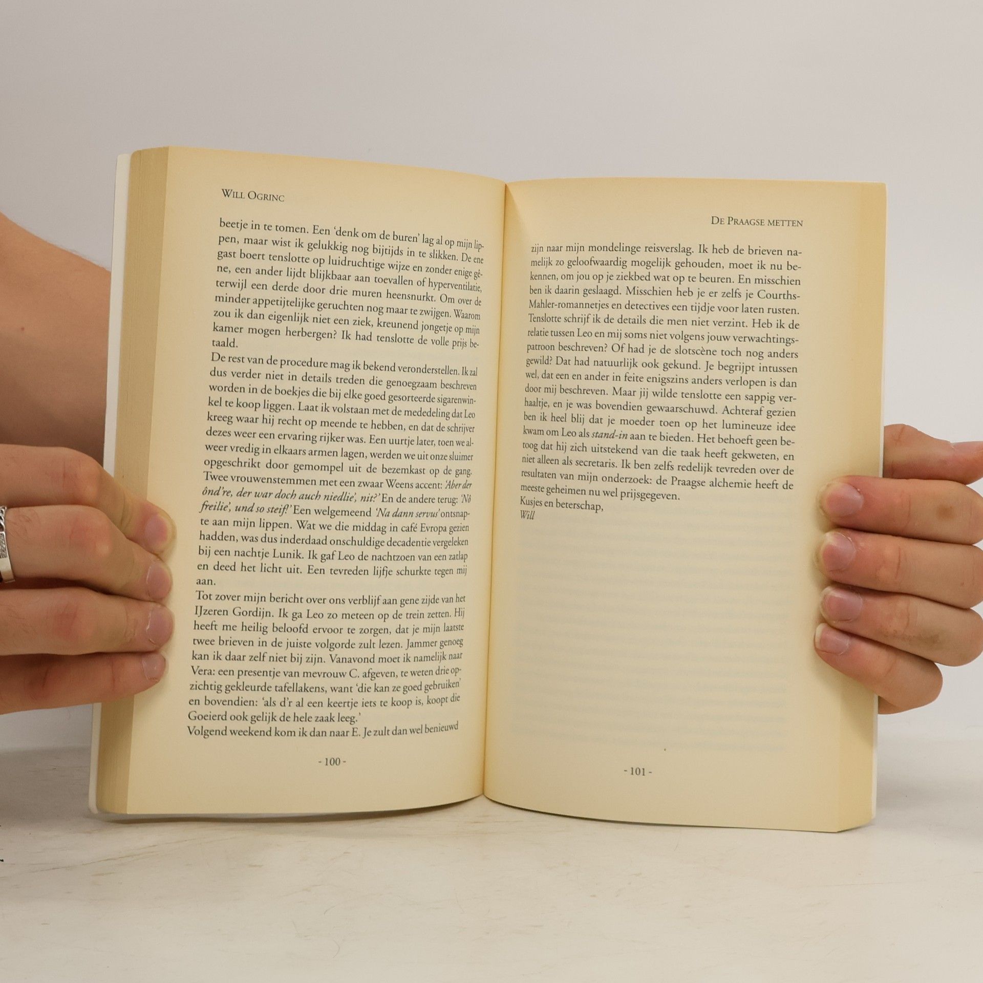 Various authors Als een god in Praag (nizozemština)