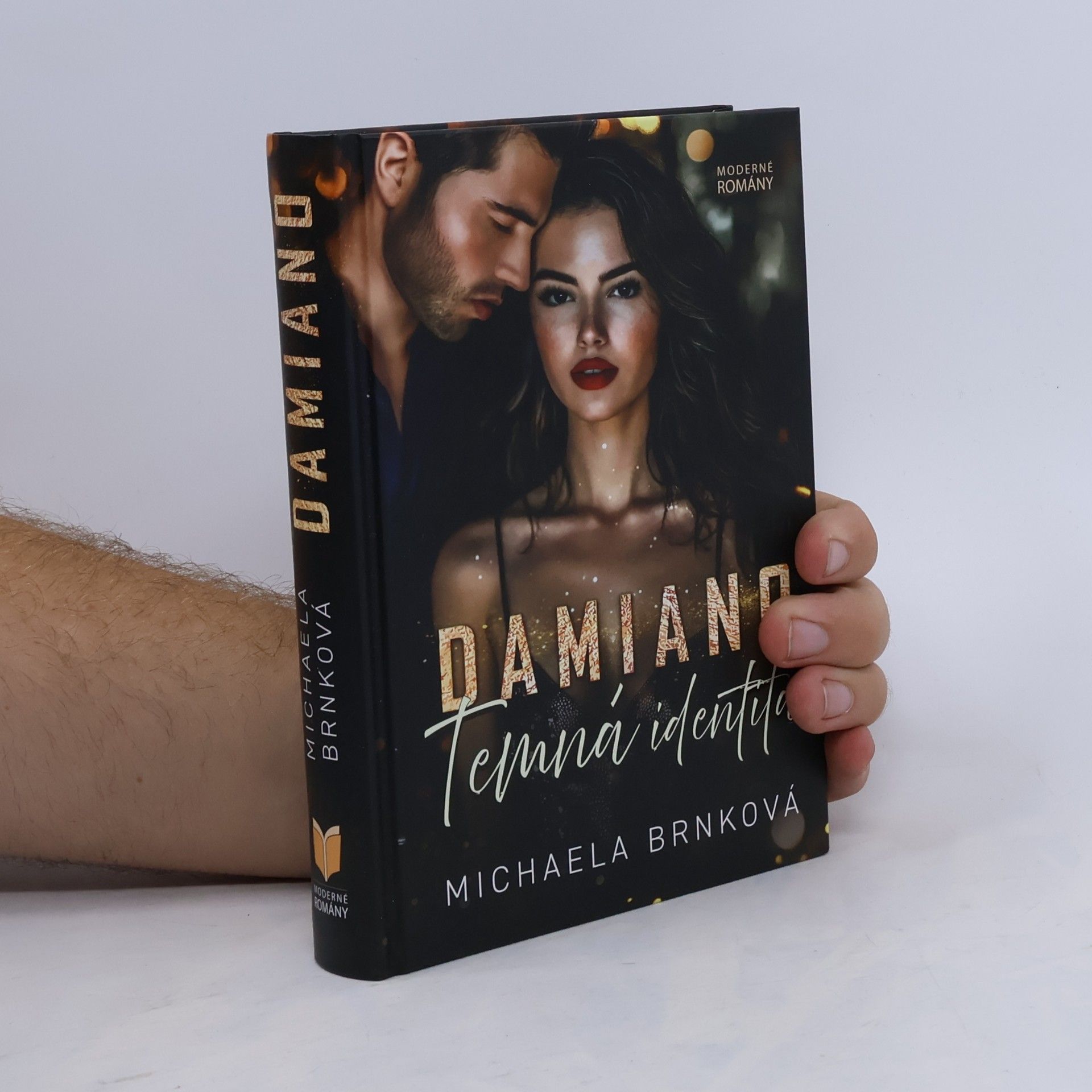 Michaela Brnková Damiano. Temná identita