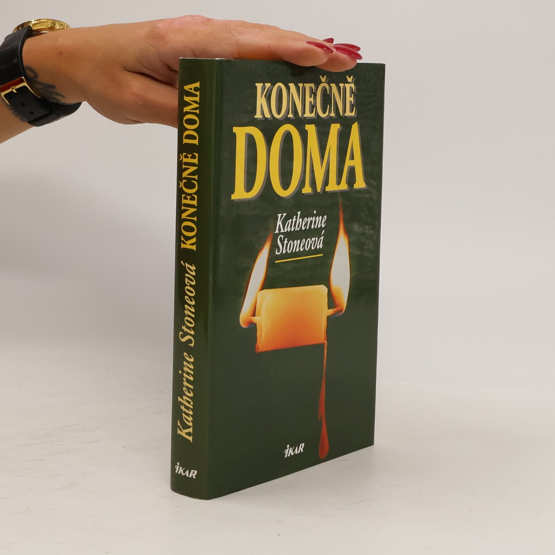 Katherine Stone Konečně doma