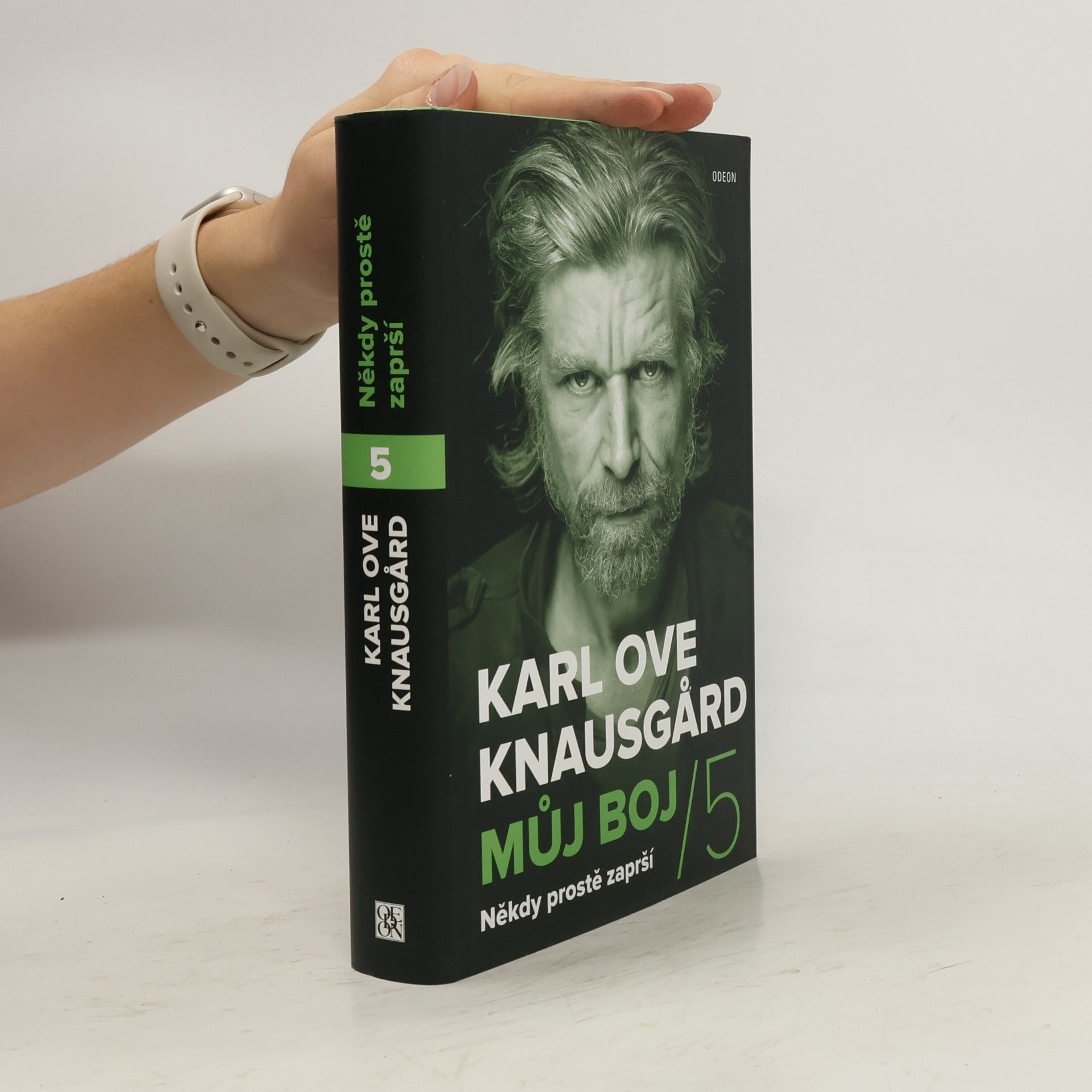 Karl Ove Knausgård Můj boj 5. Někdy prostě zaprší