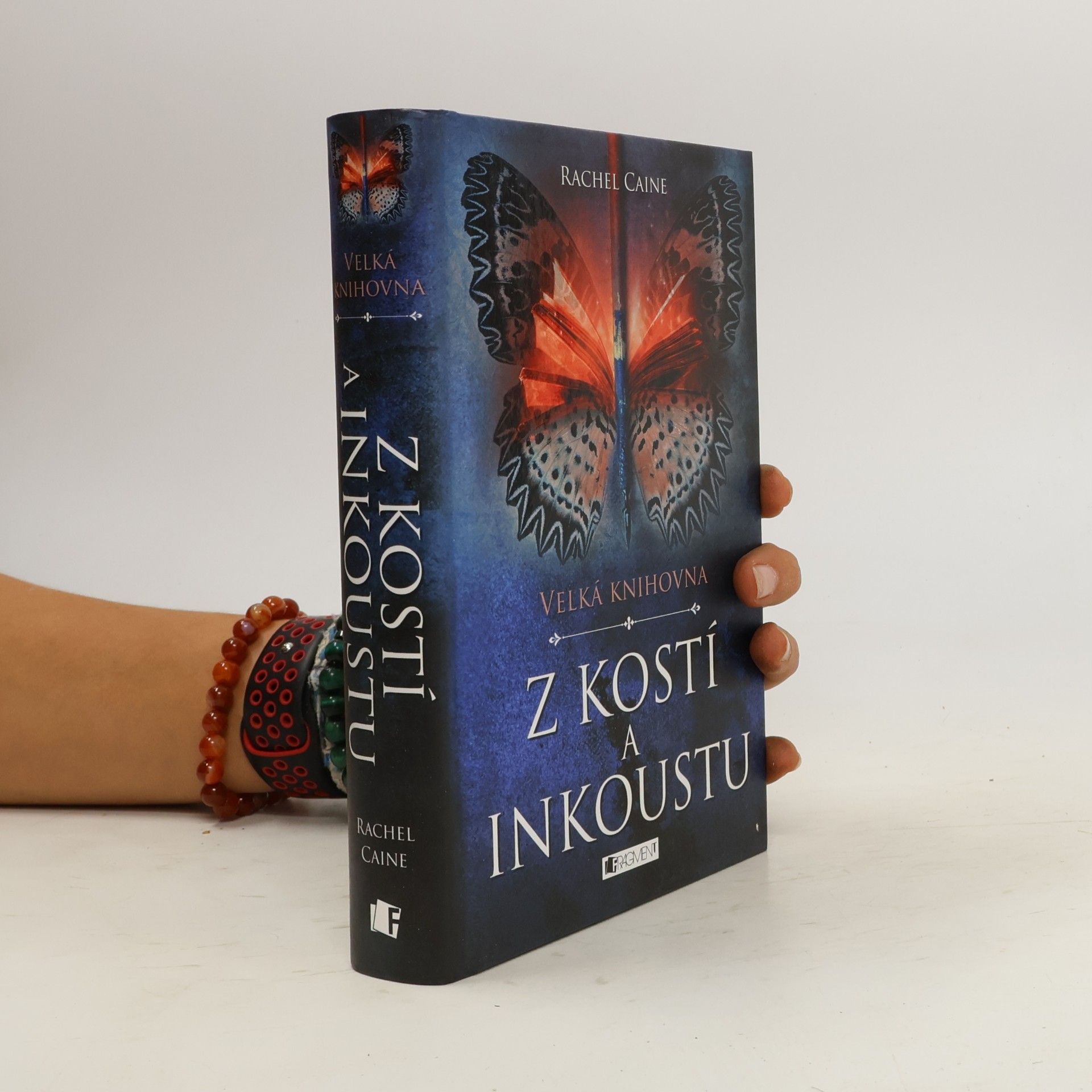 Rachel Caine Velká knihovna. Z kostí a inkoustu