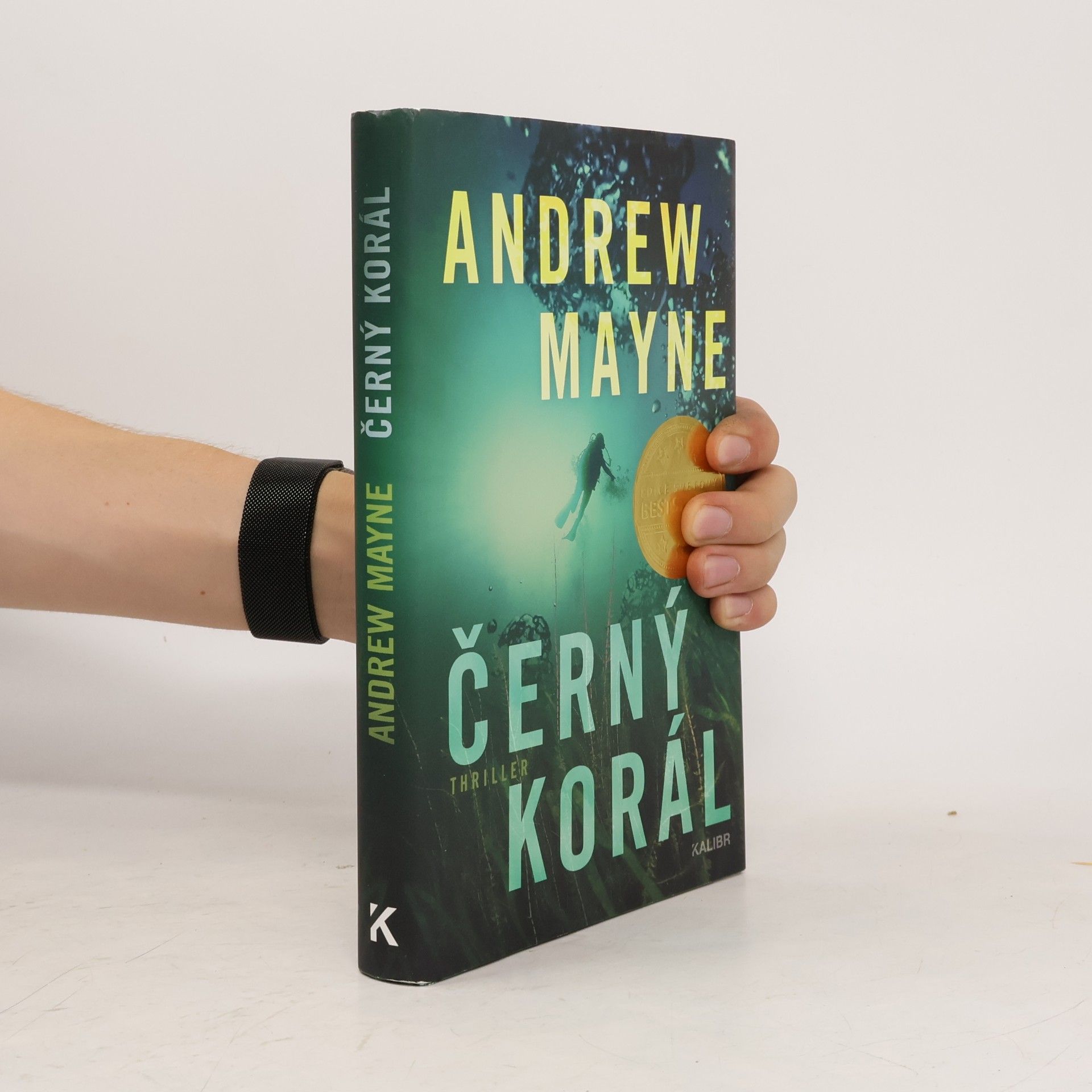 Andrew Mayne Černý korál