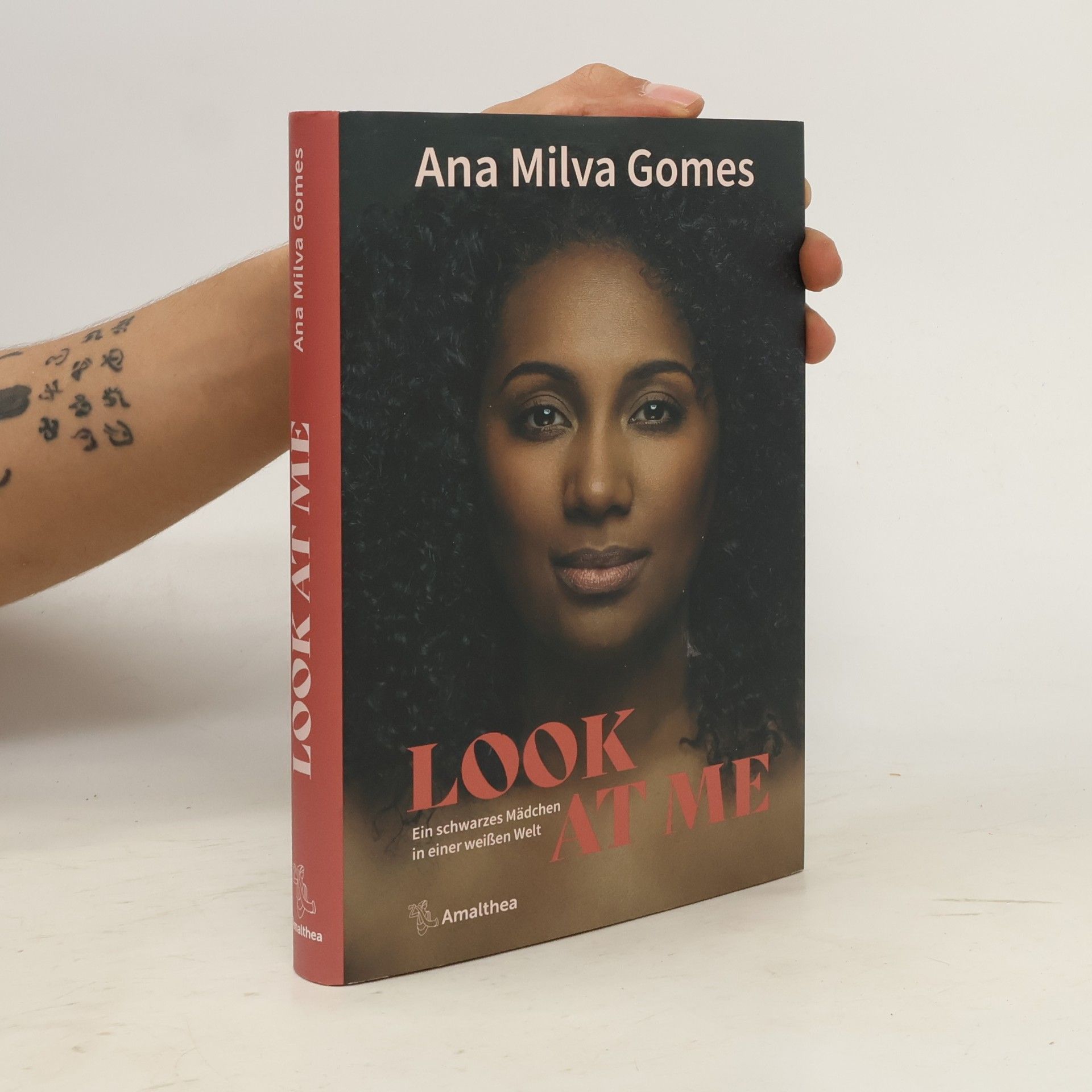 Ana Milva Gomes Look at Me : Ein schwarzes Mädchen in einer weißen Welt